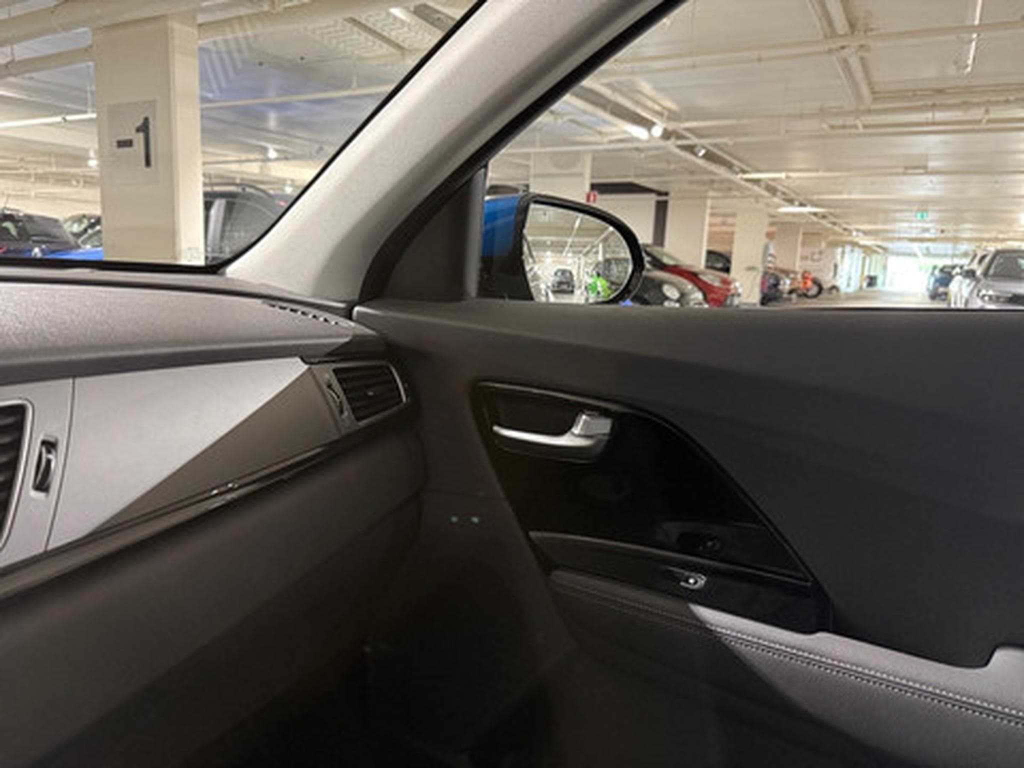 Kia Niro 1.6 HYBRID (2018) - Photo 9
