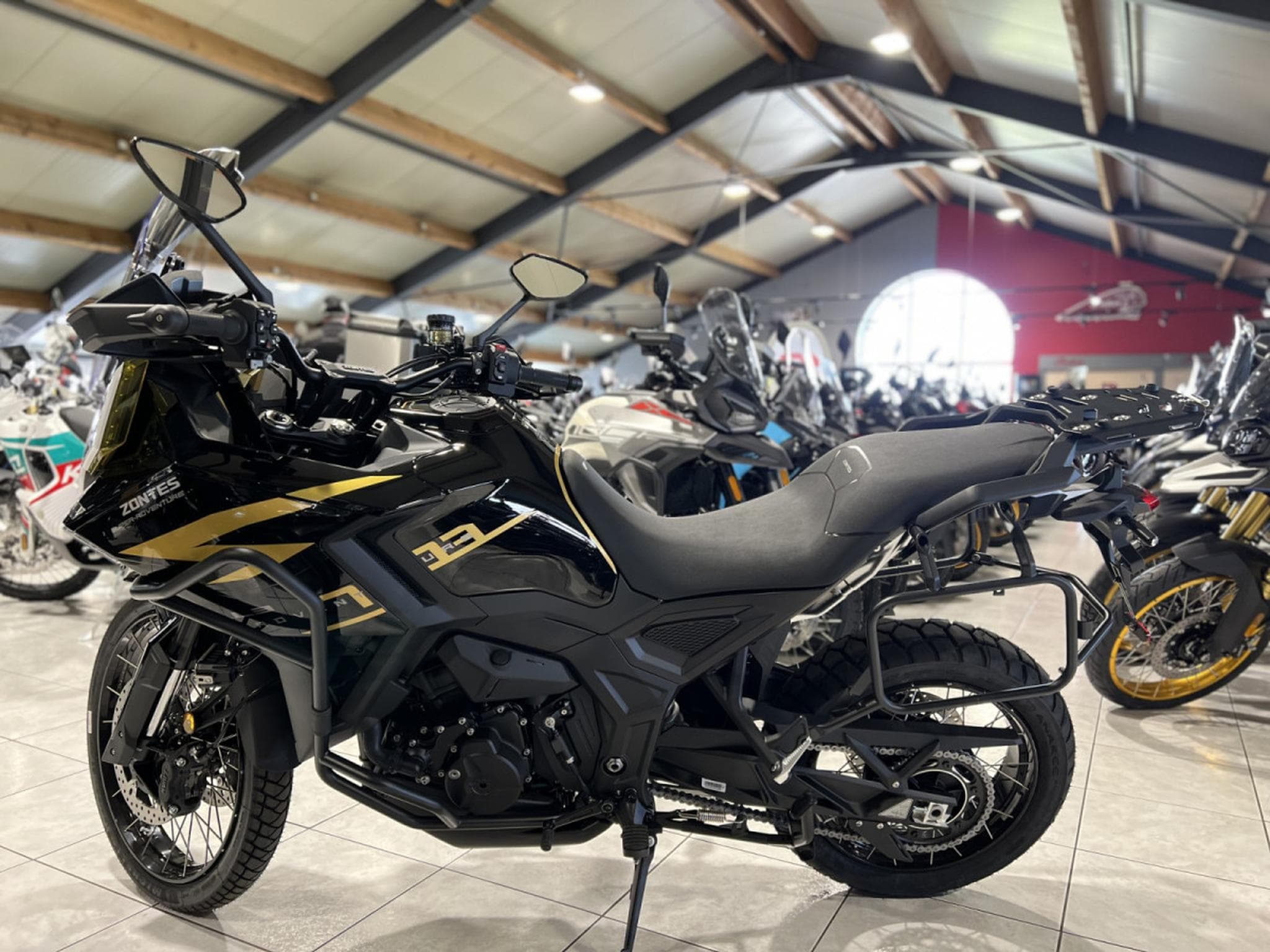 Zontes 703 F BLACK/GOLD 21 (2026) - Photo 4