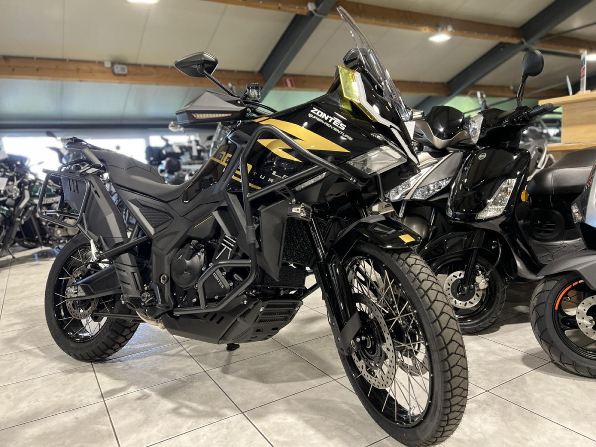Zontes 703 F BLACK/GOLD 21 (2026) - Photo 7