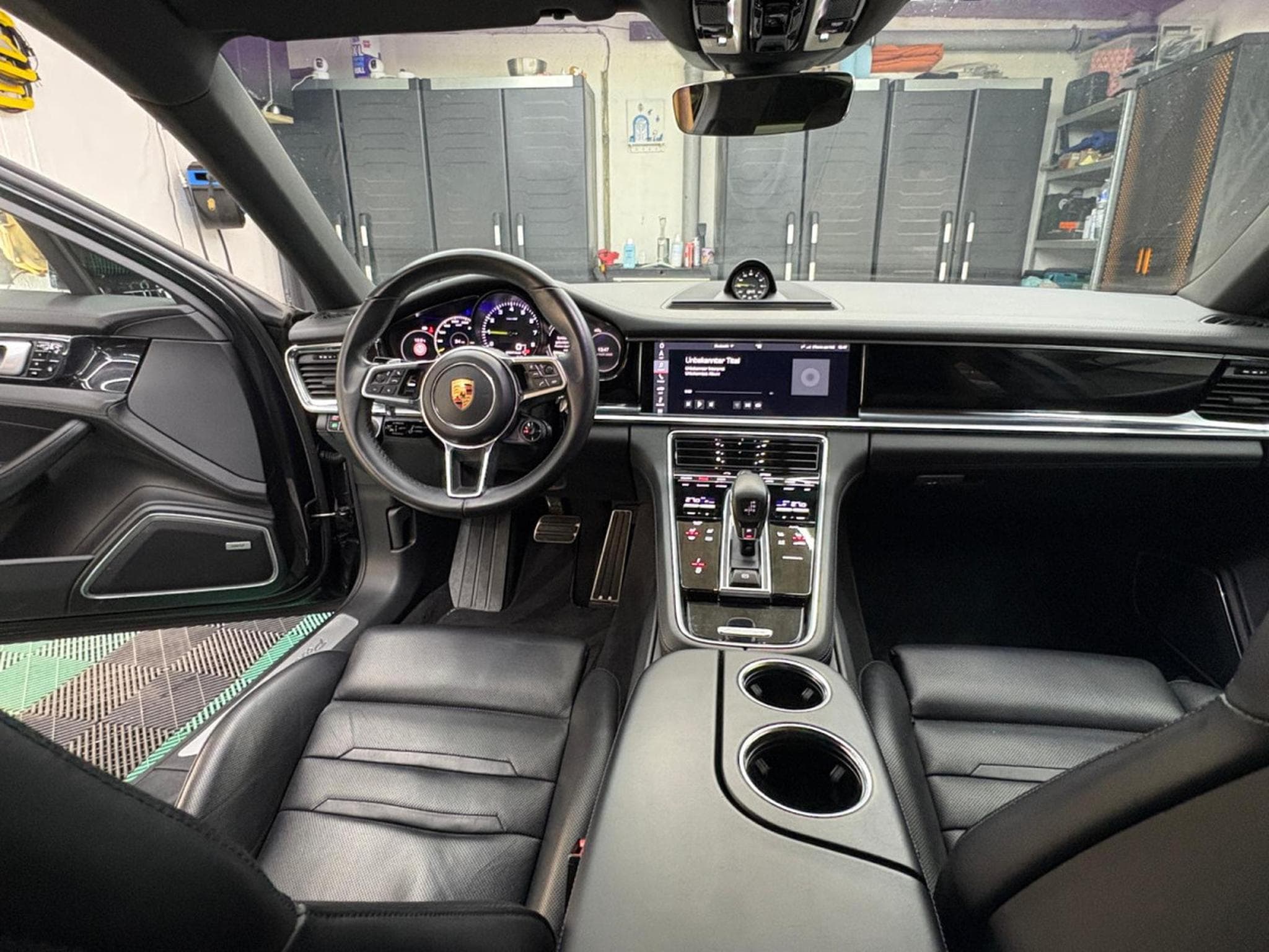 Porsche Panamera Panamera Sport Turismo 4 E-Hybrid (2018) - Photo 10