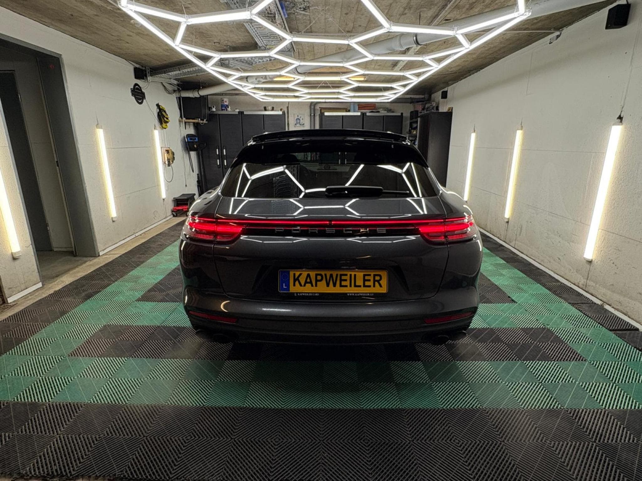 Porsche Panamera Panamera Sport Turismo 4 E-Hybrid (2018) - Photo 5