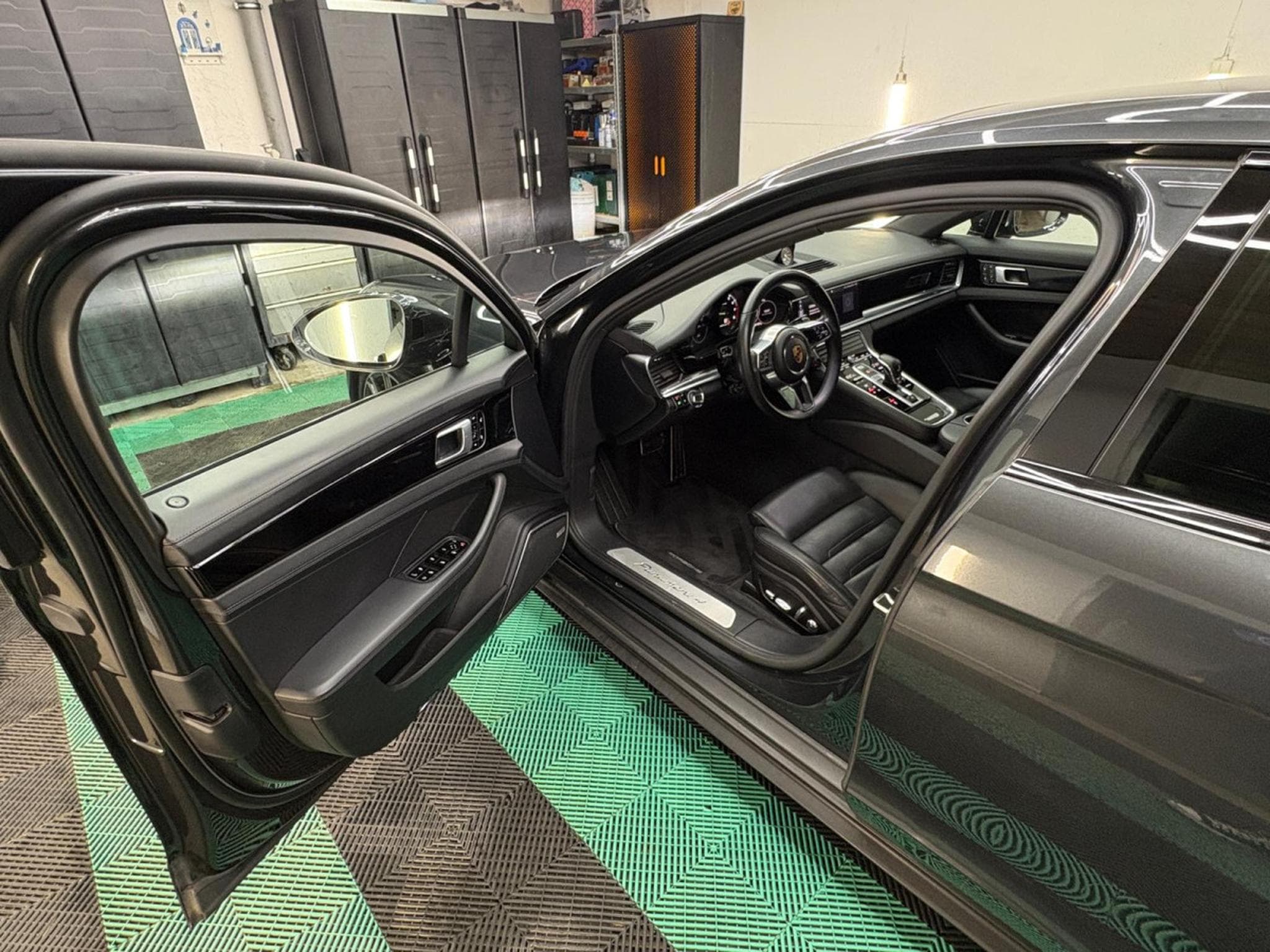 Porsche Panamera Panamera Sport Turismo 4 E-Hybrid (2018) - Photo 8