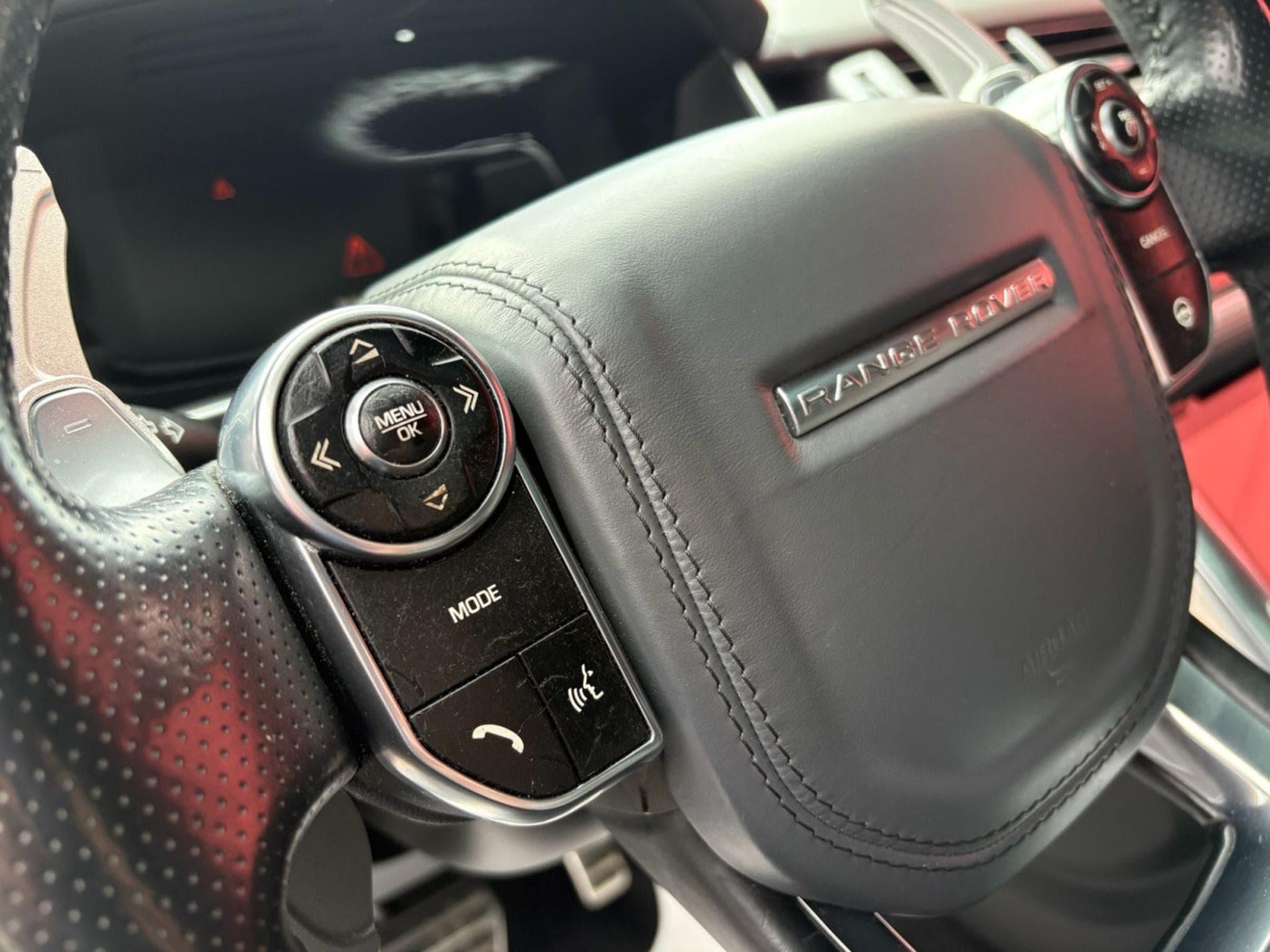 Land-Rover Range Rover Sport 5.0 LITRES 510CH 7 PLACES (2015) - Photo 17