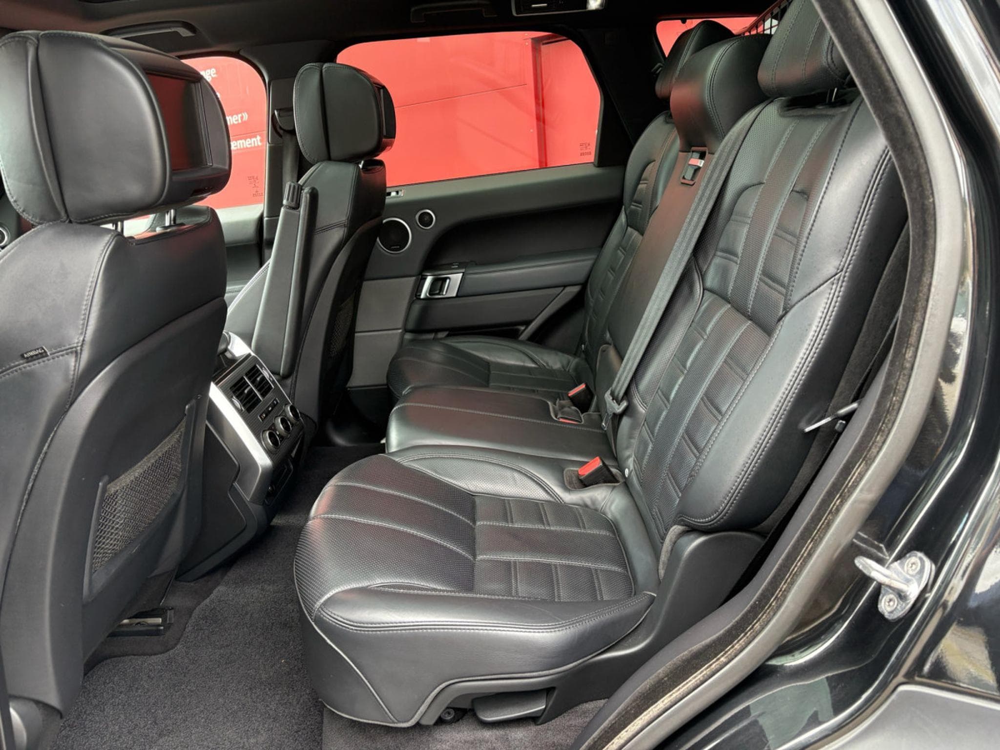 Land-Rover Range Rover Sport 5.0 LITRES 510CH 7 PLACES (2015) - Photo 19