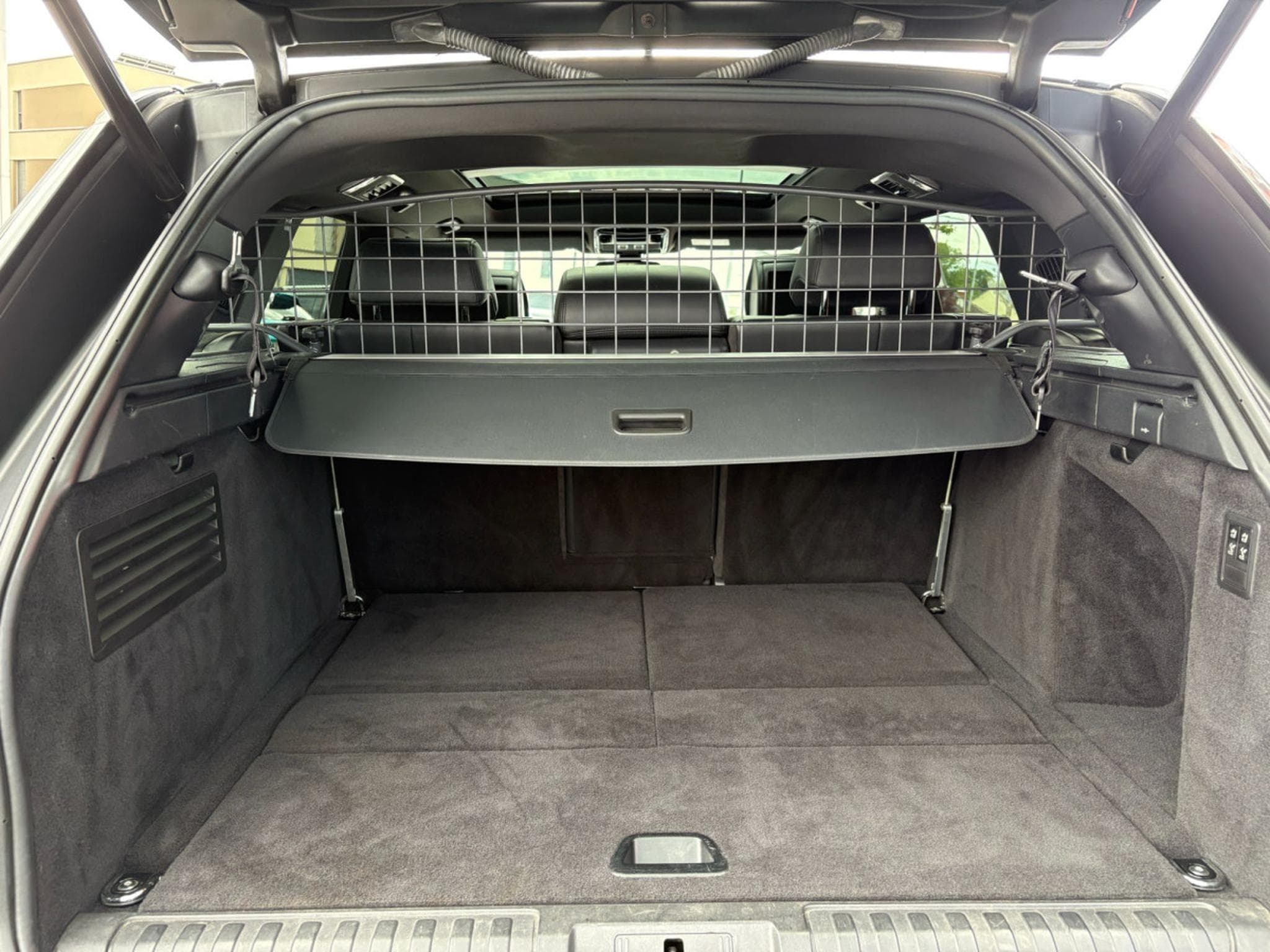 Land-Rover Range Rover Sport 5.0 LITRES 510CH 7 PLACES (2015) - Photo 22