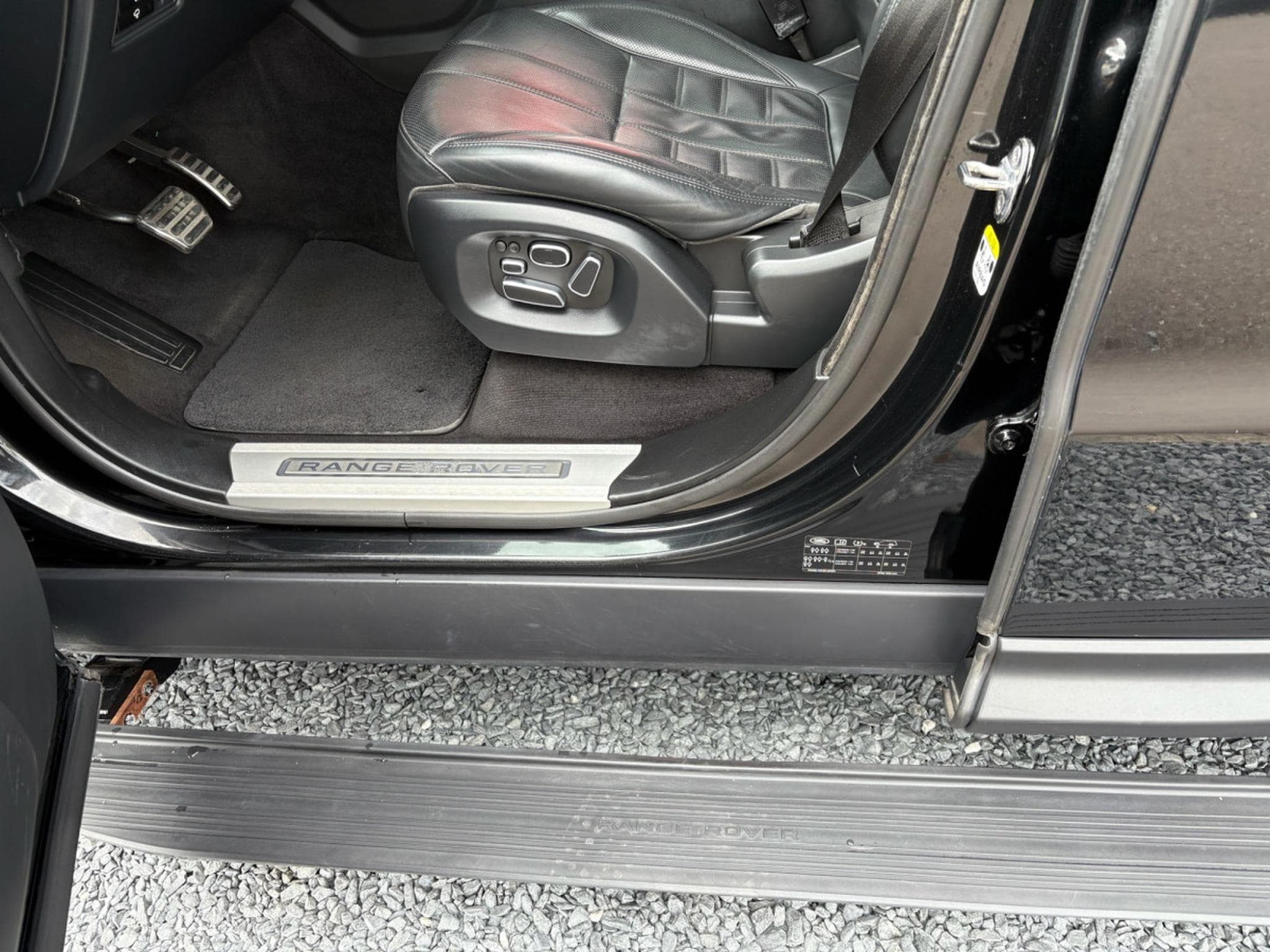 Land-Rover Range Rover Sport 5.0 LITRES 510CH 7 PLACES (2015) - Photo 9