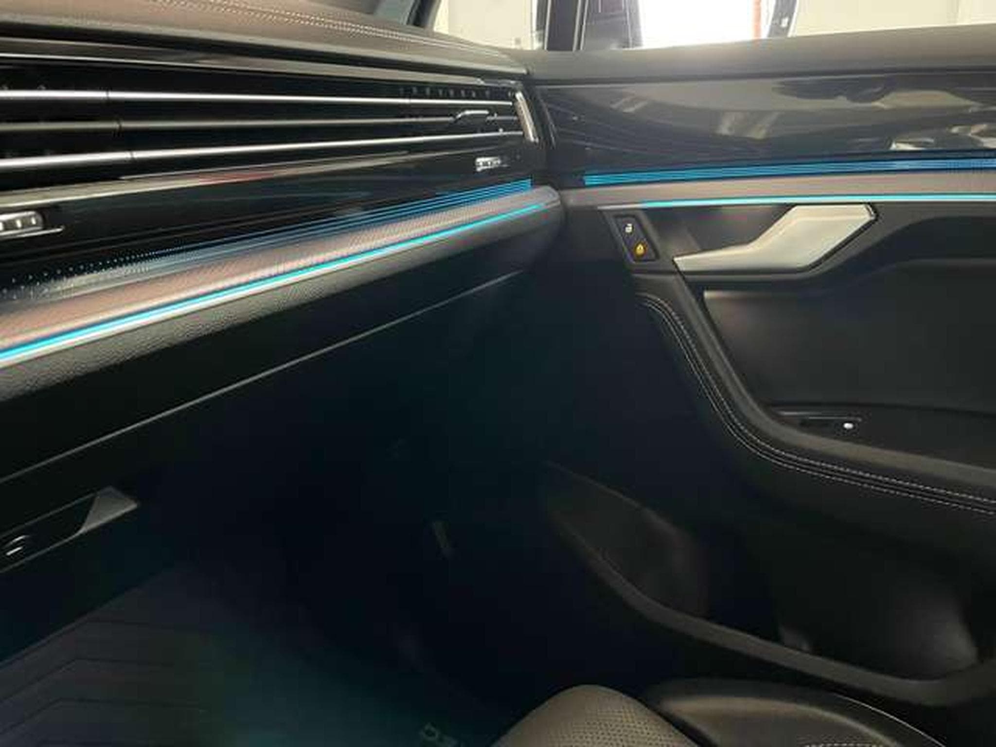 VW Touareg 3.0 V6 4Motion R-Line JUSQU'A 36 MOIS DE GARANTIE (2021) - Photo 28