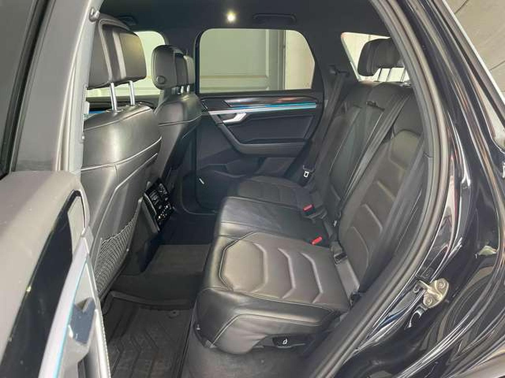 VW Touareg 3.0 V6 4Motion R-Line JUSQU'A 36 MOIS DE GARANTIE (2021) - Photo 29