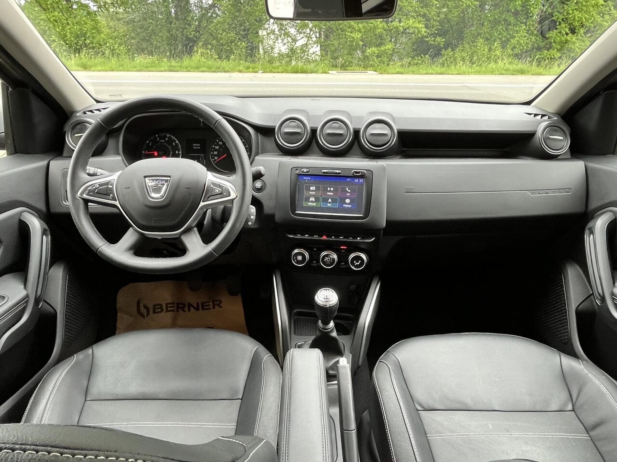 Dacia Duster 4x4 PRESTIGE ESSENCE 125 CH FULL OPTIONS - GARANTIE 12 MOIS (2018) - Photo 15