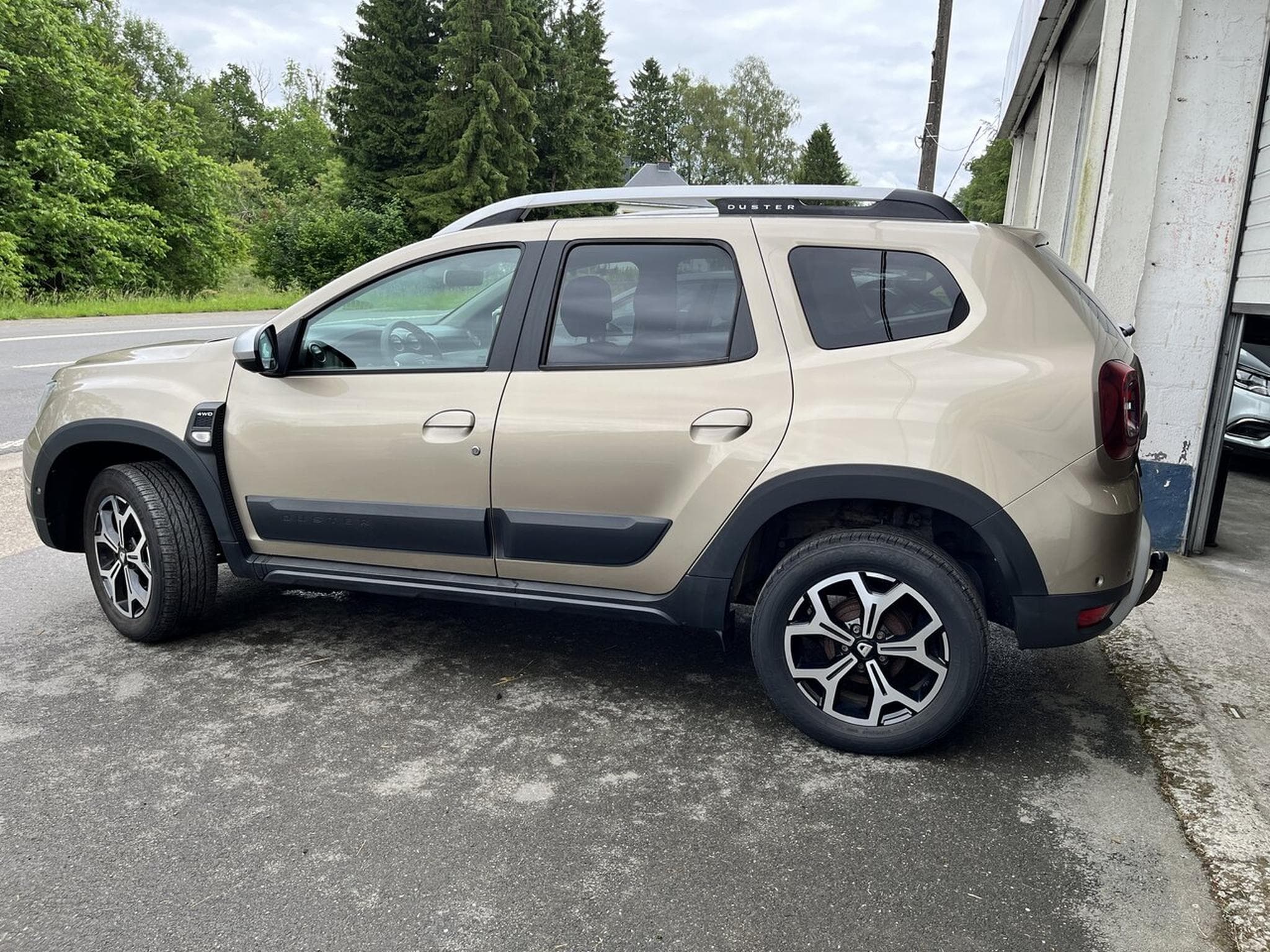 Dacia Duster 4x4 PRESTIGE ESSENCE 125 CH FULL OPTIONS - GARANTIE 12 MOIS (2018) - Photo 5
