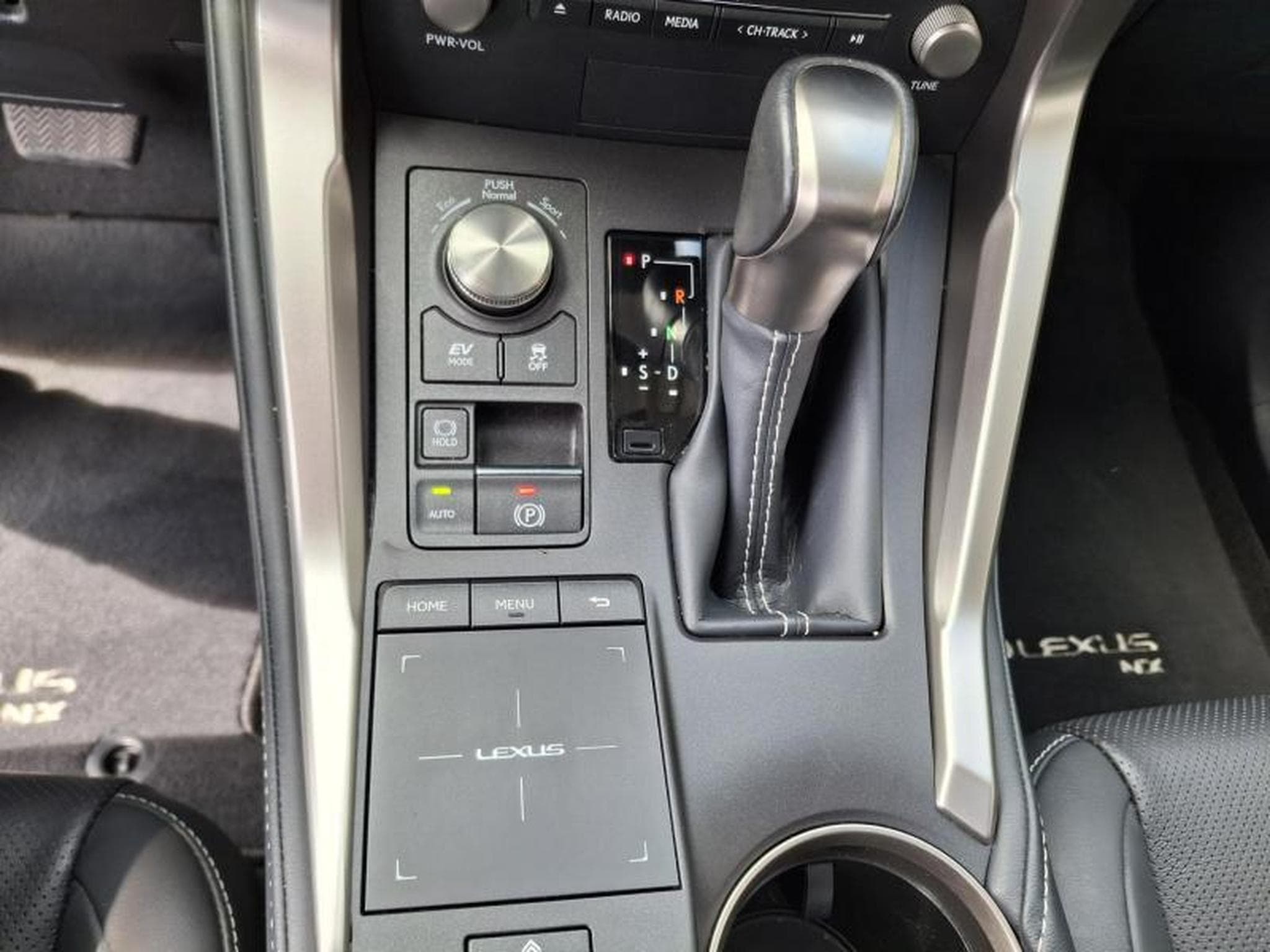 Lexus NX Executive (2020) - Photo 14