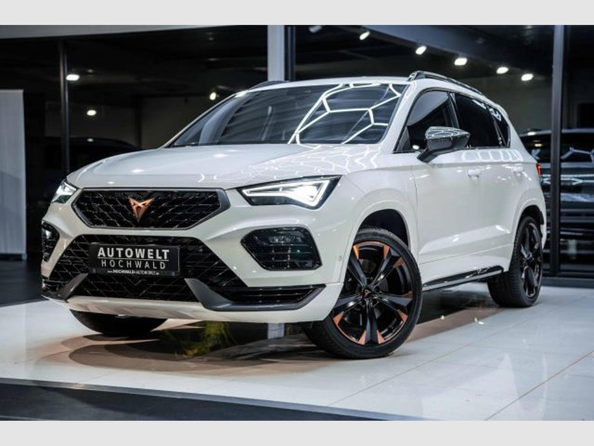 Cupra Ateca Ateca VZ 4Drive 2.0 TSI DSG NAVI AKRAPOVIC AHK (2024) - Photo 2