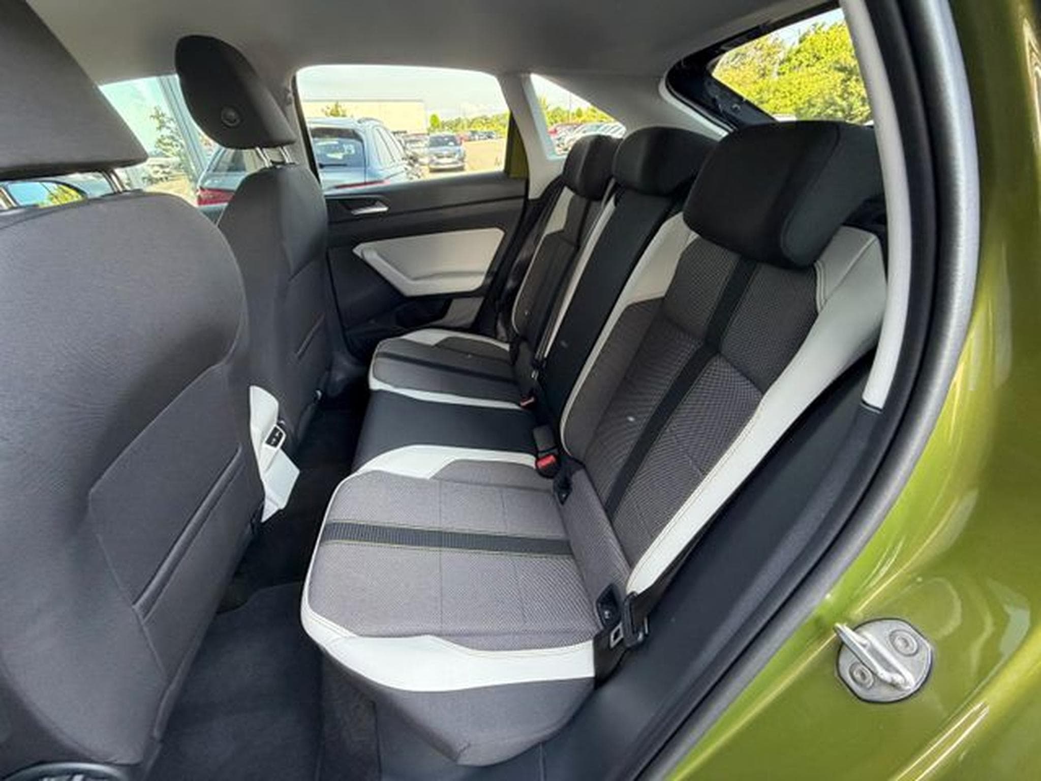VW Taigo Taigo 1,5TSi DSG Style IQ Light 18" Navi Virtual (2022) - Photo 14