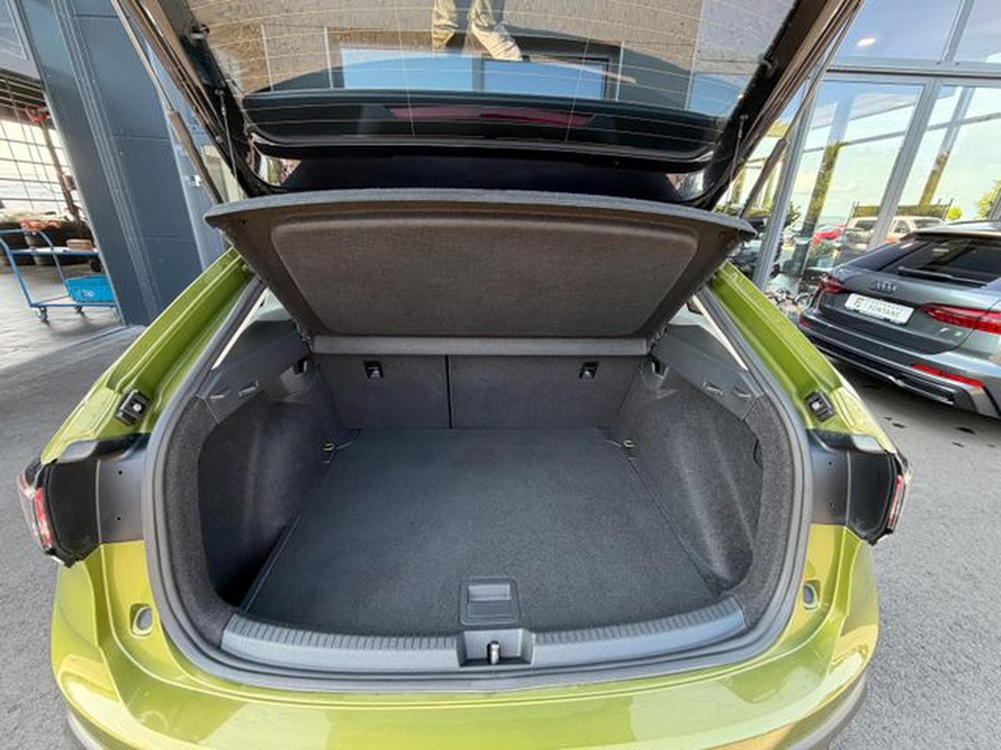 VW Taigo Taigo 1,5TSi DSG Style IQ Light 18" Navi Virtual (2022) - Photo 15