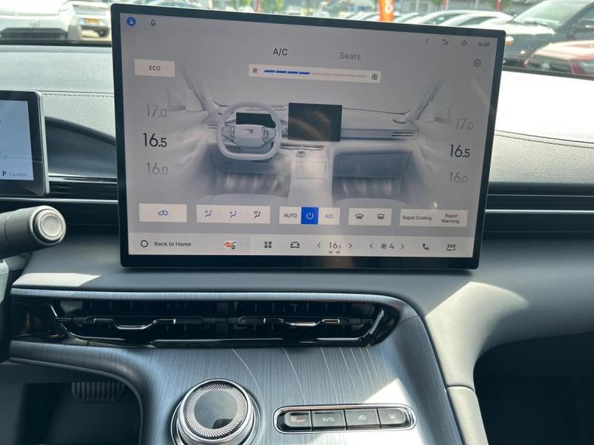 GEELY EX5 Pro + (2026) - Photo 16