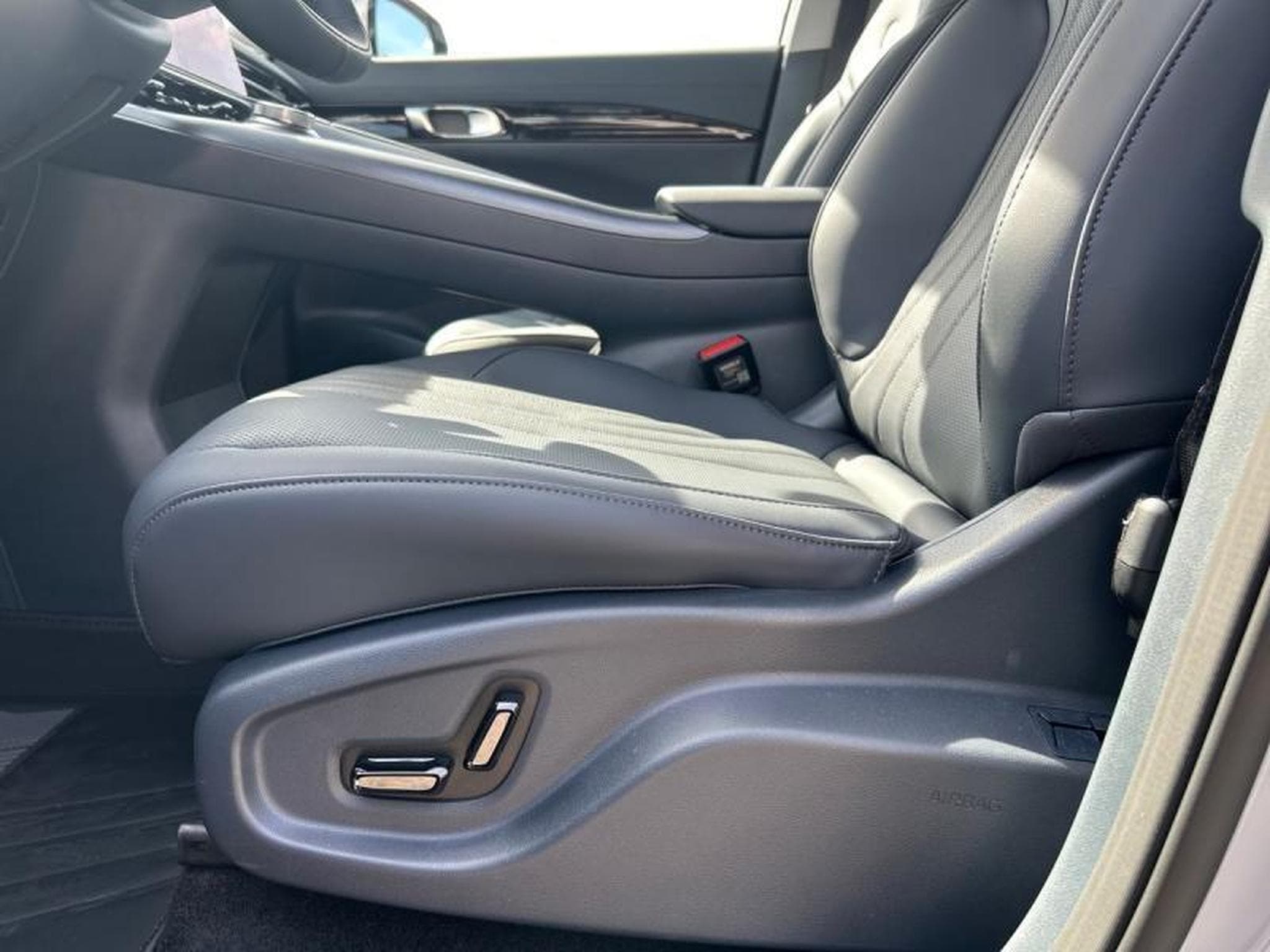 GEELY EX5 Pro + (2026) - Photo 21