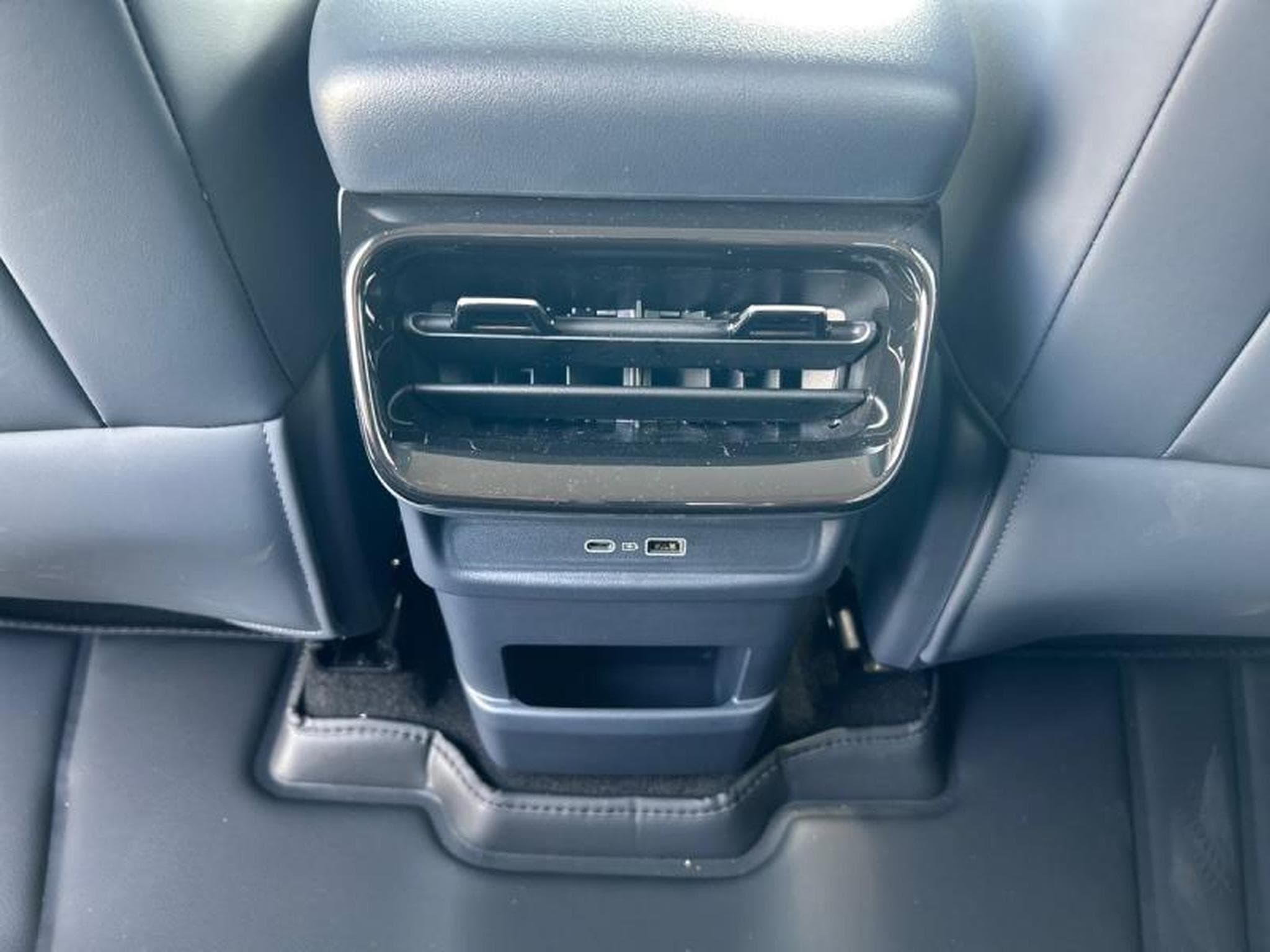 GEELY EX5 Pro + (2026) - Photo 26