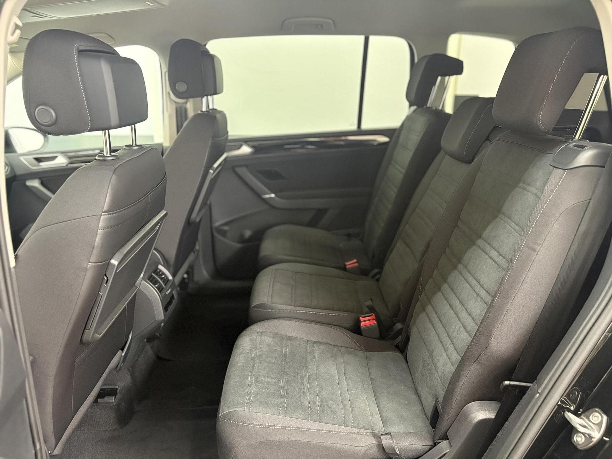 VW Touran R-LINE (2026) - Photo 13