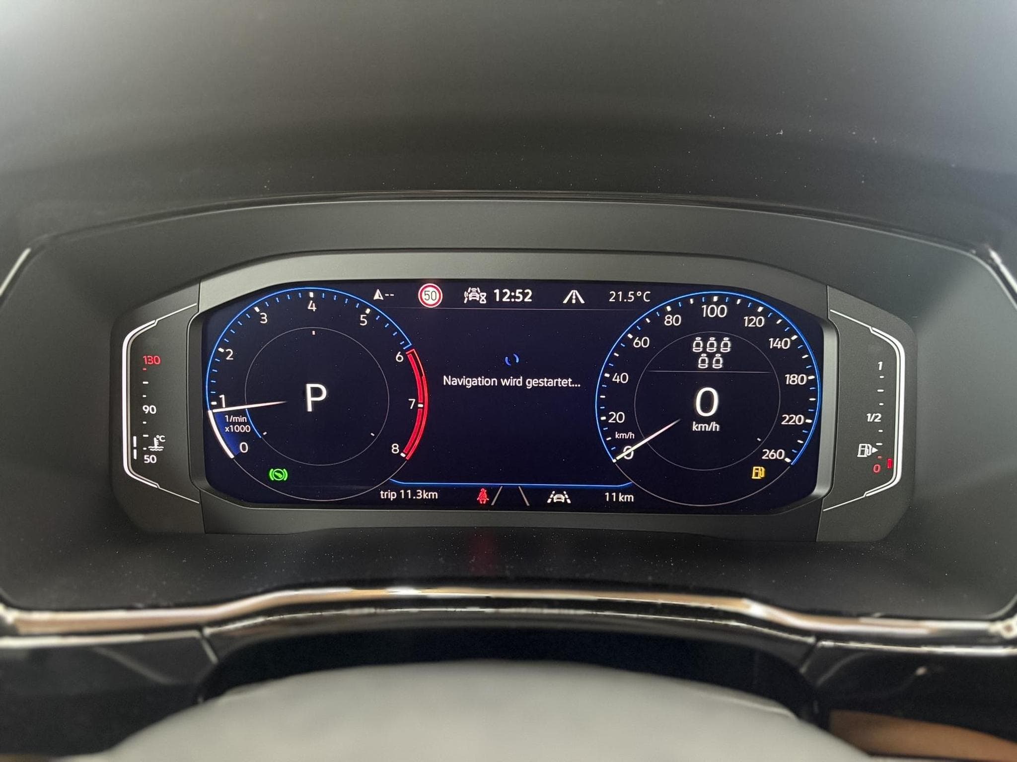 VW Touran R-LINE (2026) - Photo 16