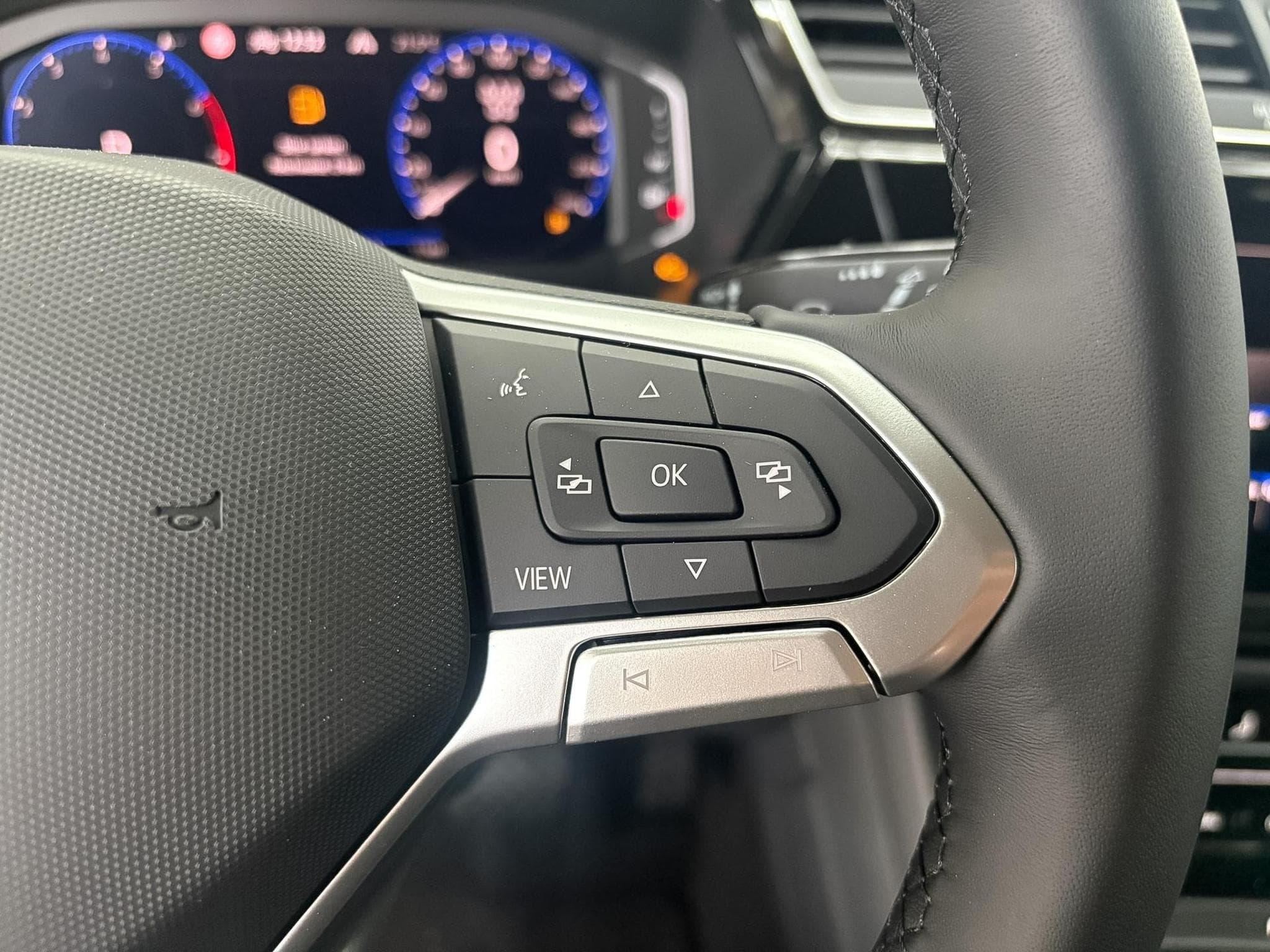 VW Touran R-LINE (2026) - Photo 17