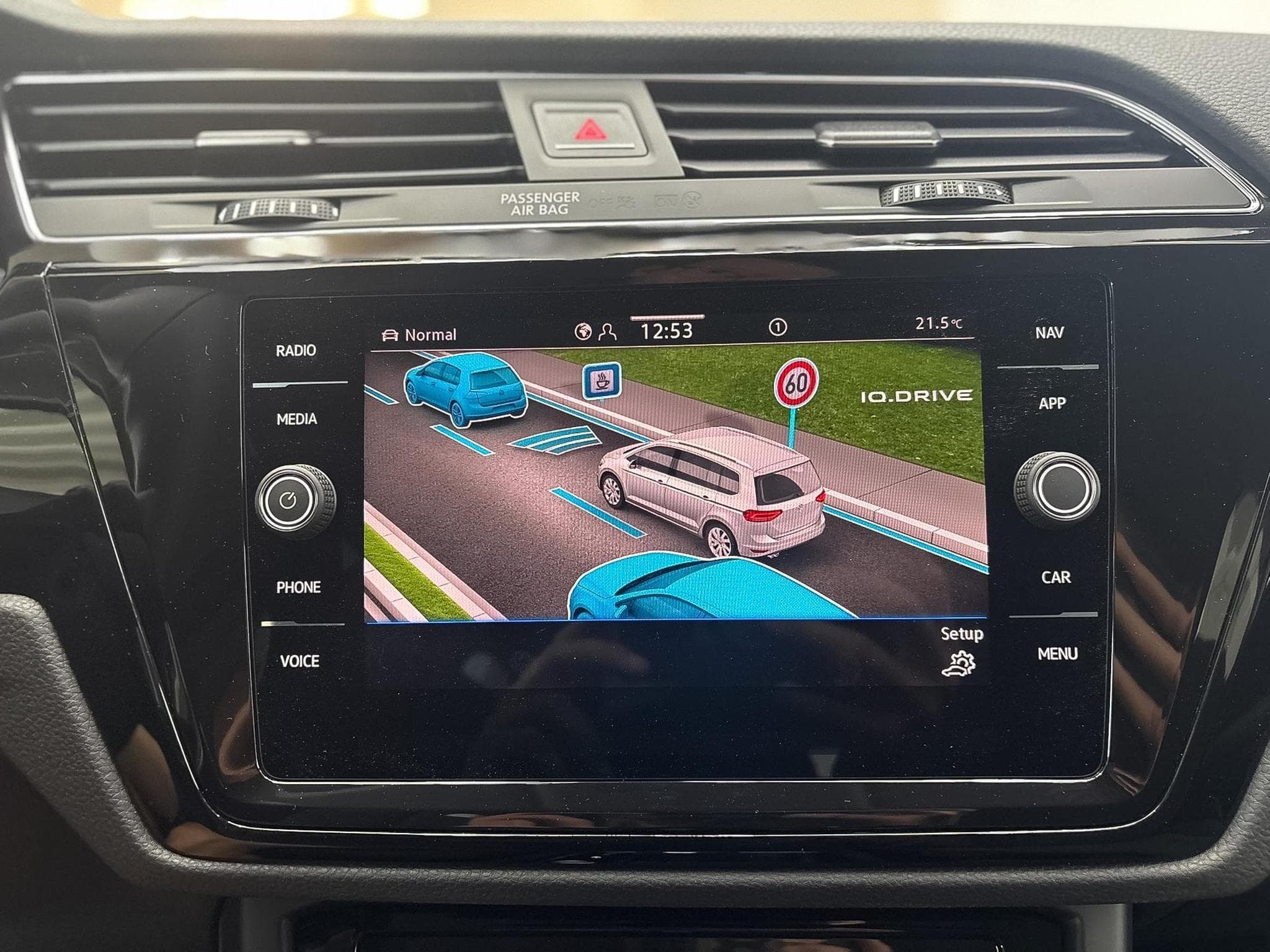 VW Touran R-LINE (2026) - Photo 24