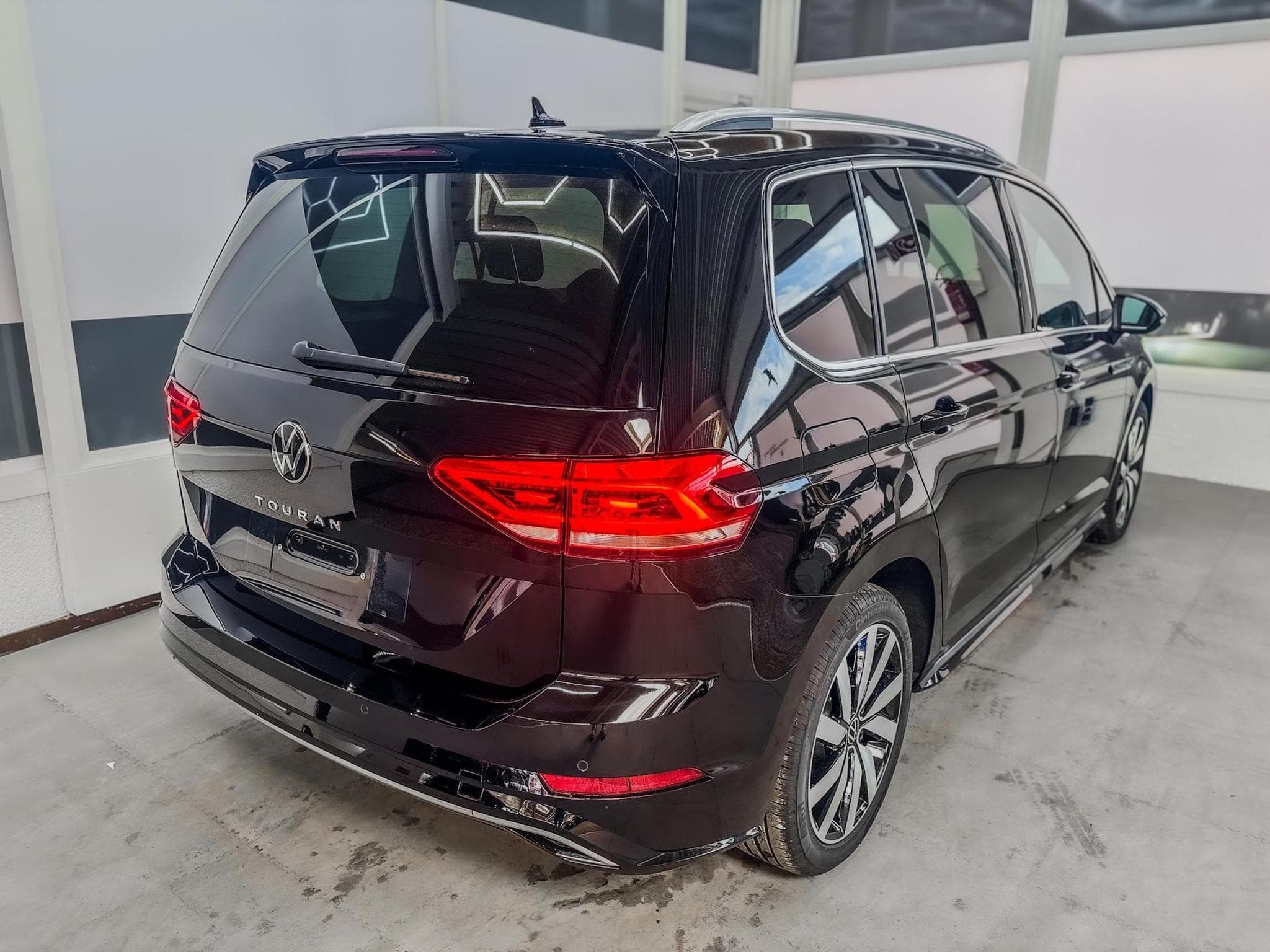 VW Touran R-LINE (2026) - Photo 5