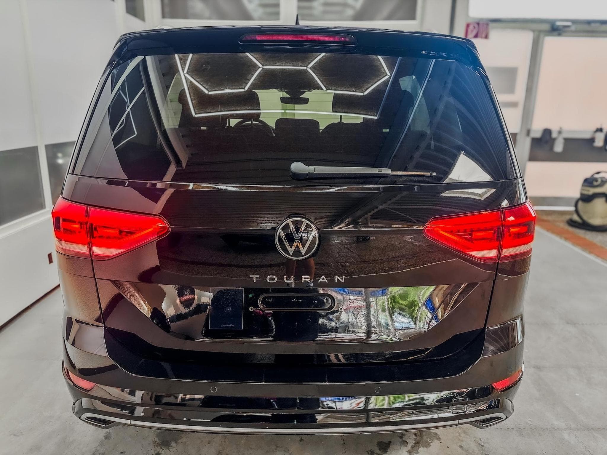 VW Touran R-LINE (2026) - Photo 6