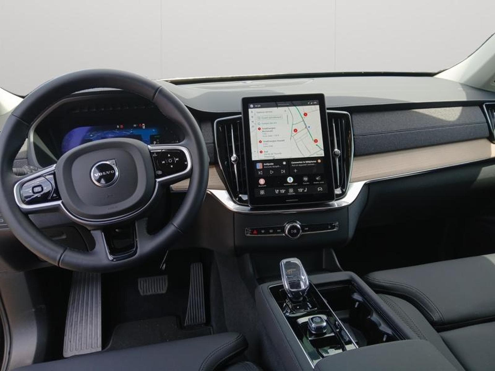 Volvo XC90 T8 Plus Bright / Hybride + Kit Hiver (2025) - Photo 10