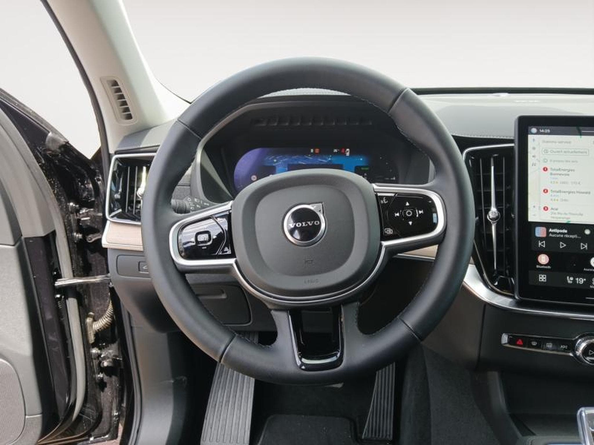 Volvo XC90 T8 Plus Bright / Hybride + Kit Hiver (2025) - Photo 12