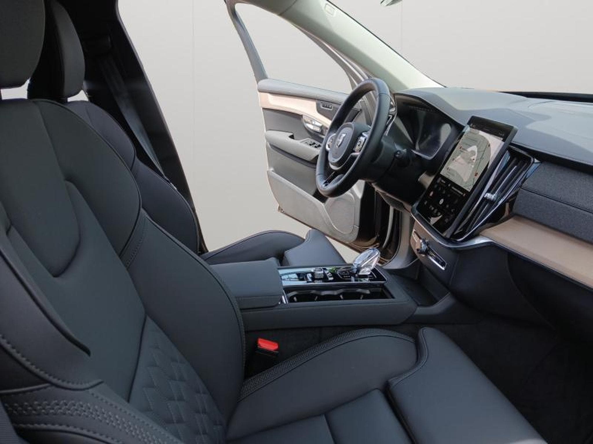 Volvo XC90 T8 Plus Bright / Hybride + Kit Hiver (2025) - Photo 15