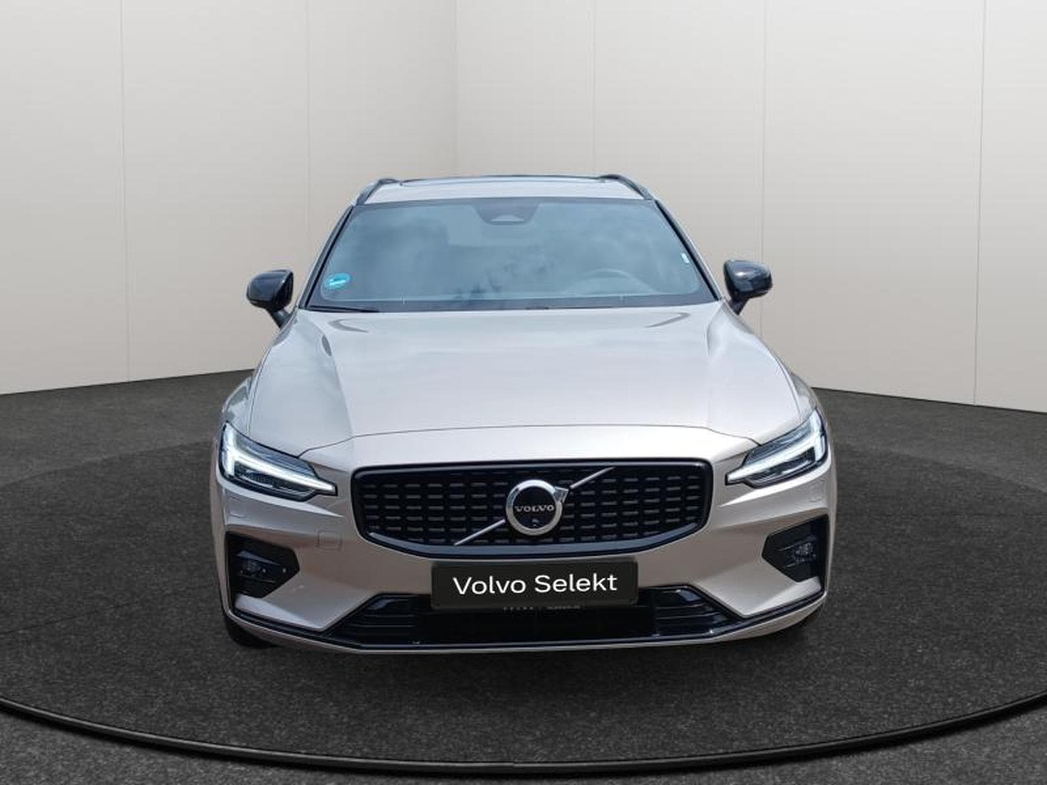 Volvo V60 B4 Plus Dark / Essence (2025) - Photo 29
