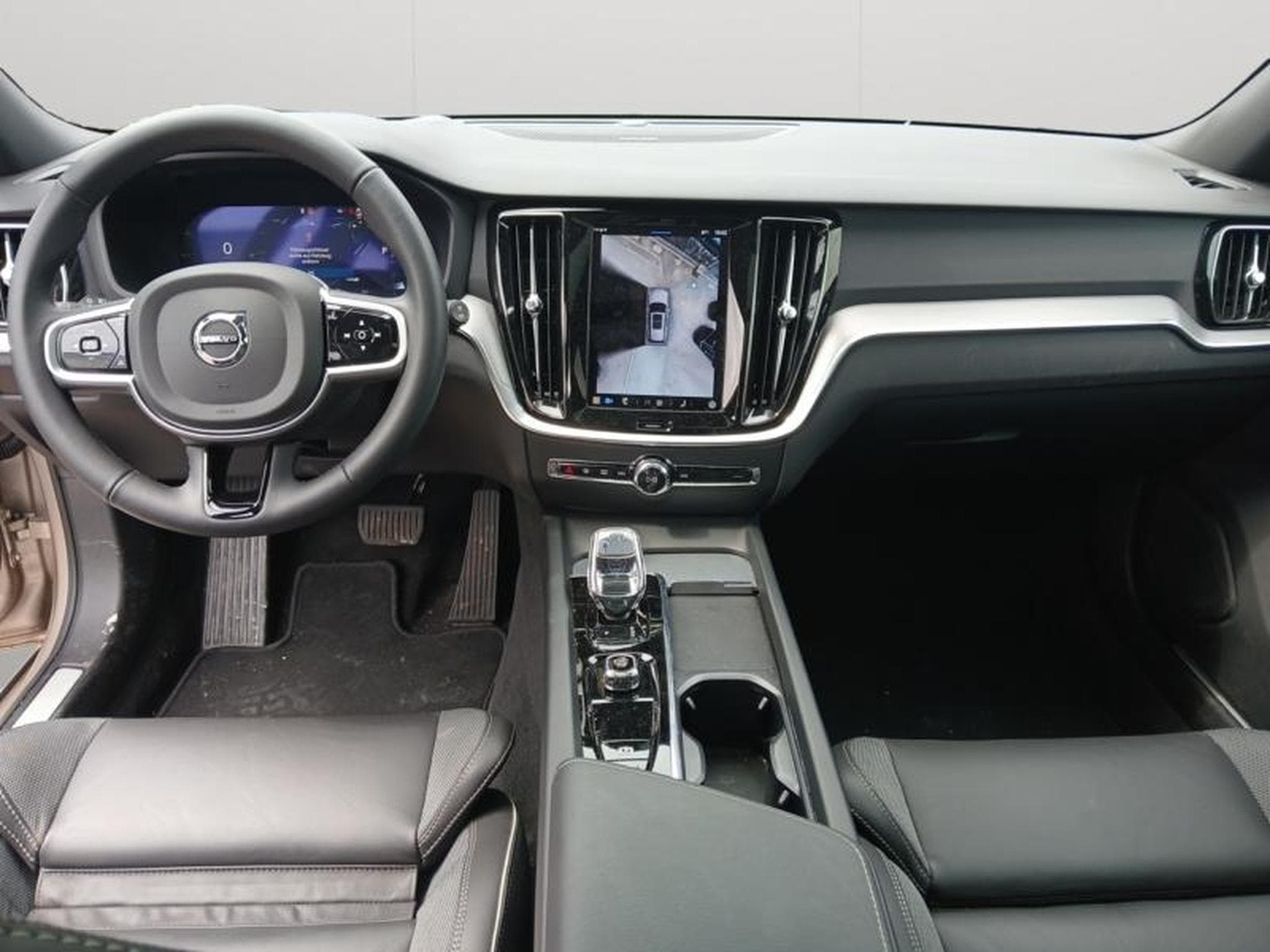 Volvo V60 B4 Plus Dark / Essence (2025) - Photo 31