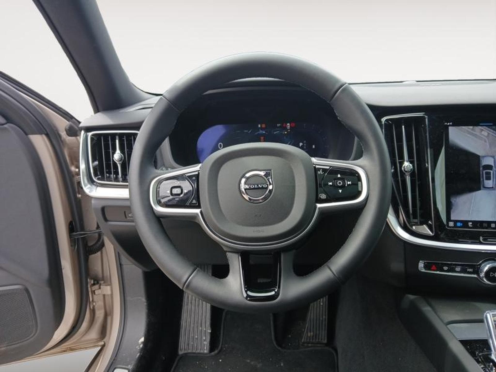 Volvo V60 B4 Plus Dark / Essence (2025) - Photo 33