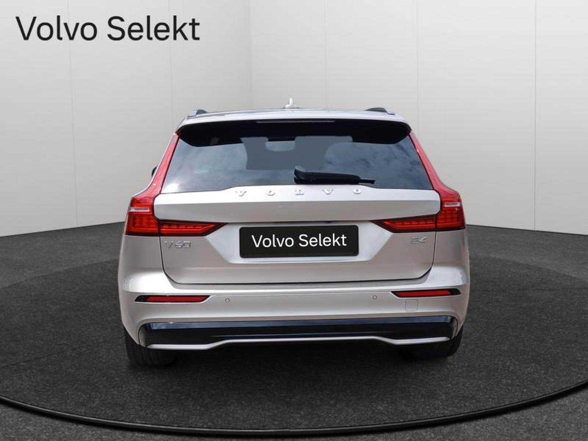 Volvo V60 B4 Plus Dark / Essence (2025) - Photo 4