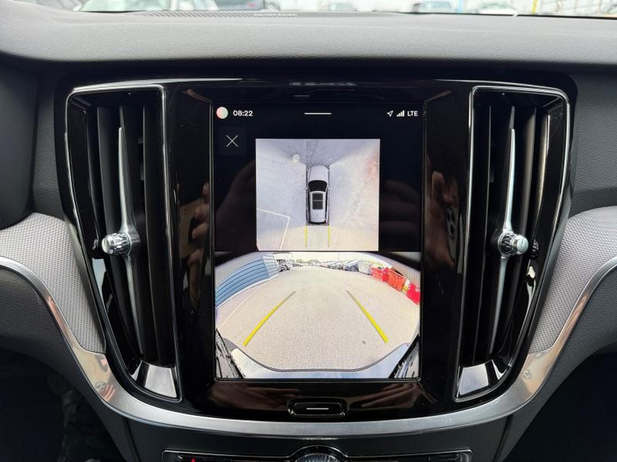 Volvo V60 T6 AWD Plus Dark / Hybride (2024) - Photo 17