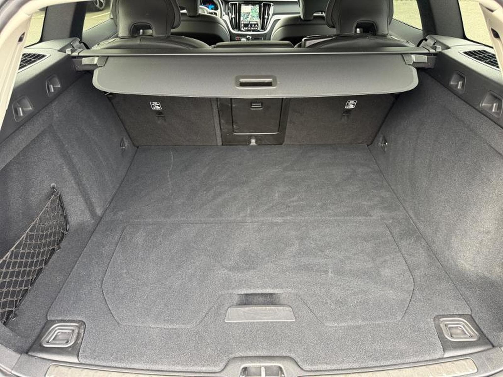 Volvo V60 T6 AWD Plus Dark / Hybride (2024) - Photo 19