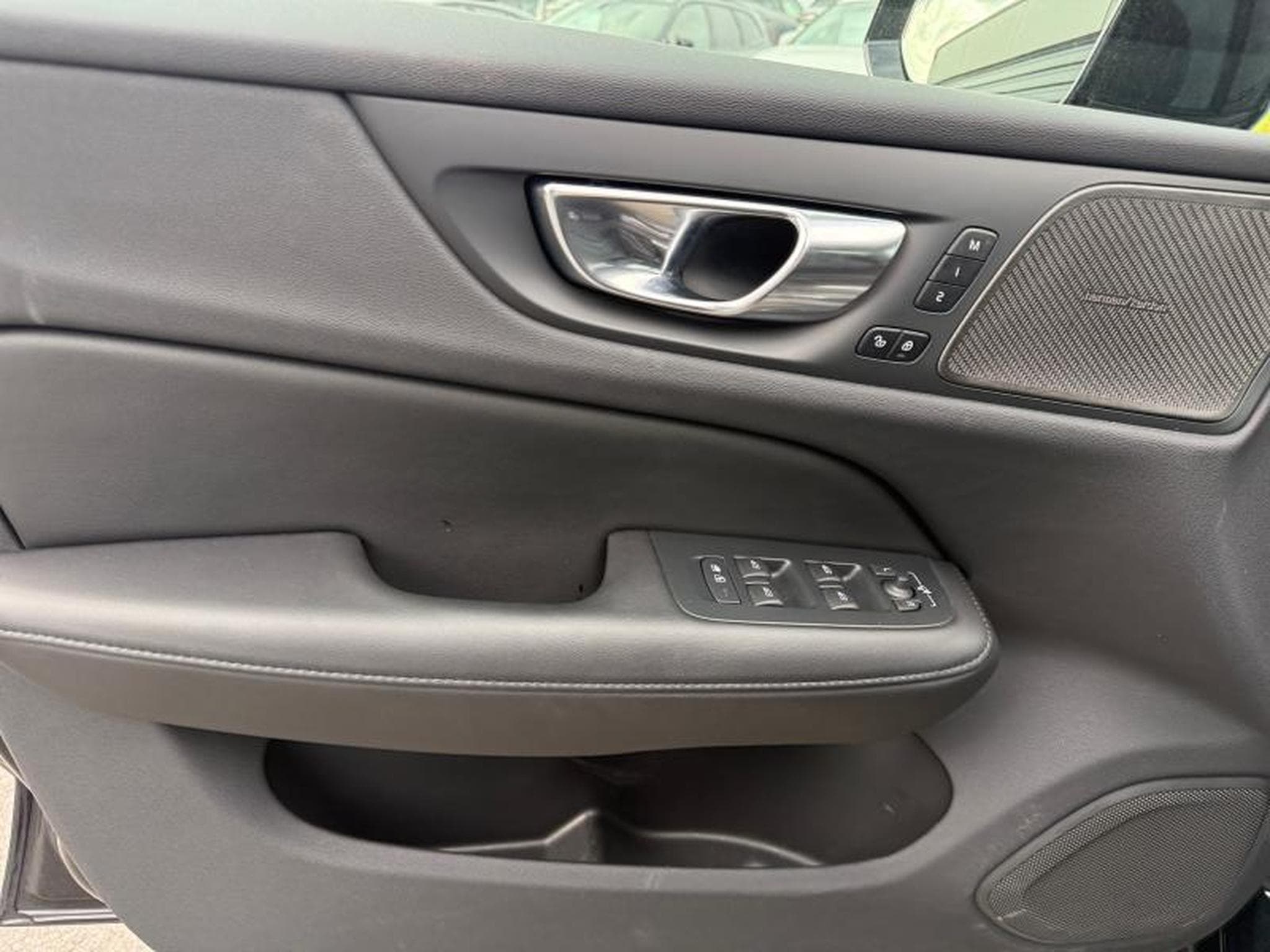Volvo V60 T6 AWD Plus Dark / Hybride (2024) - Photo 20