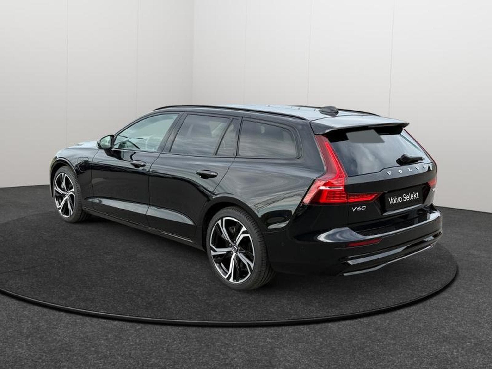 Volvo V60 T6 AWD Plus Dark / Hybride (2024) - Photo 3