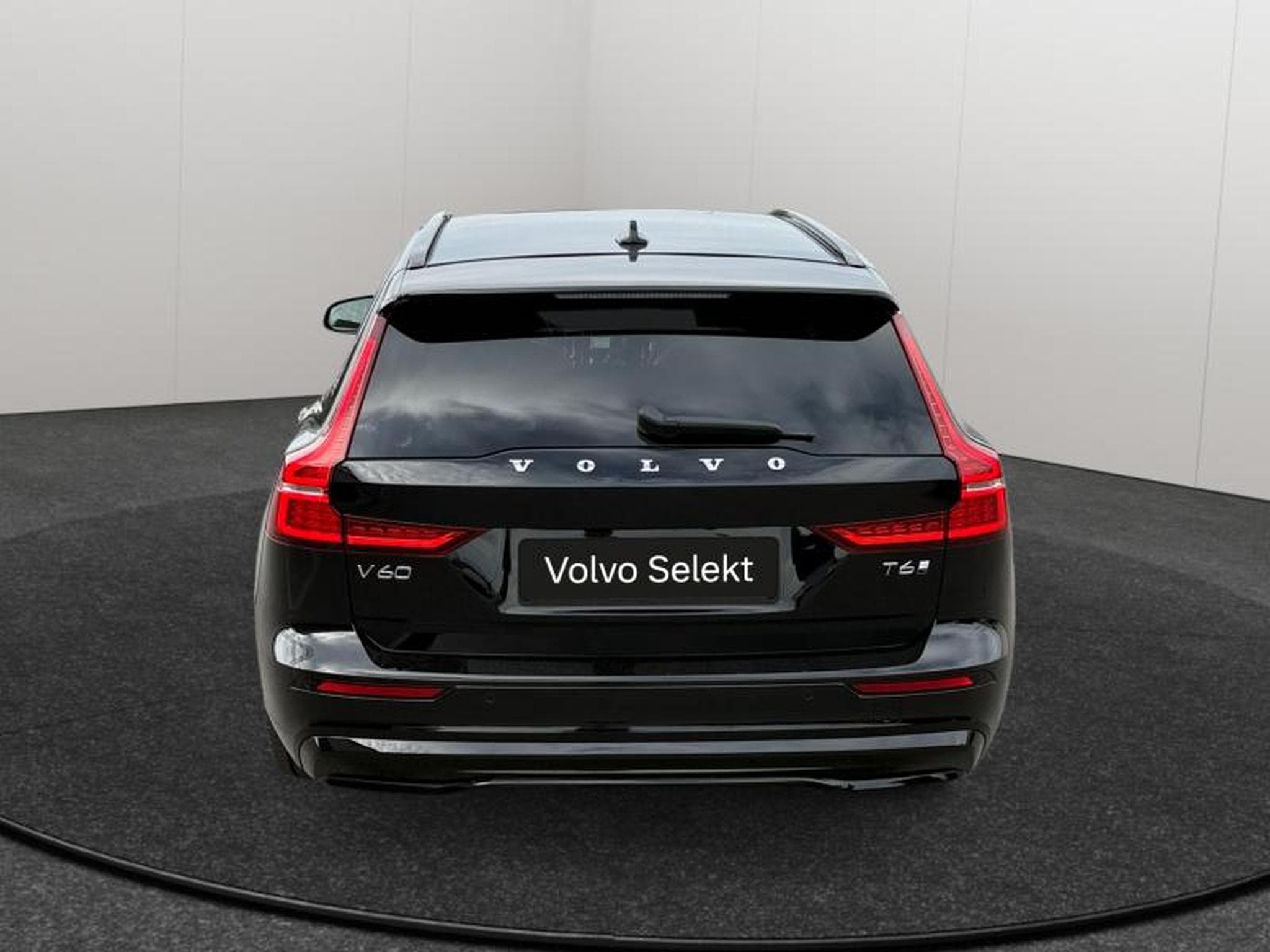 Volvo V60 T6 AWD Plus Dark / Hybride (2024) - Photo 4