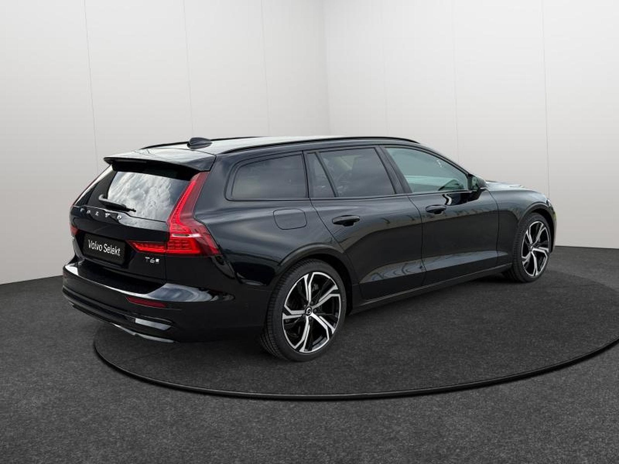 Volvo V60 T6 AWD Plus Dark / Hybride (2024) - Photo 5