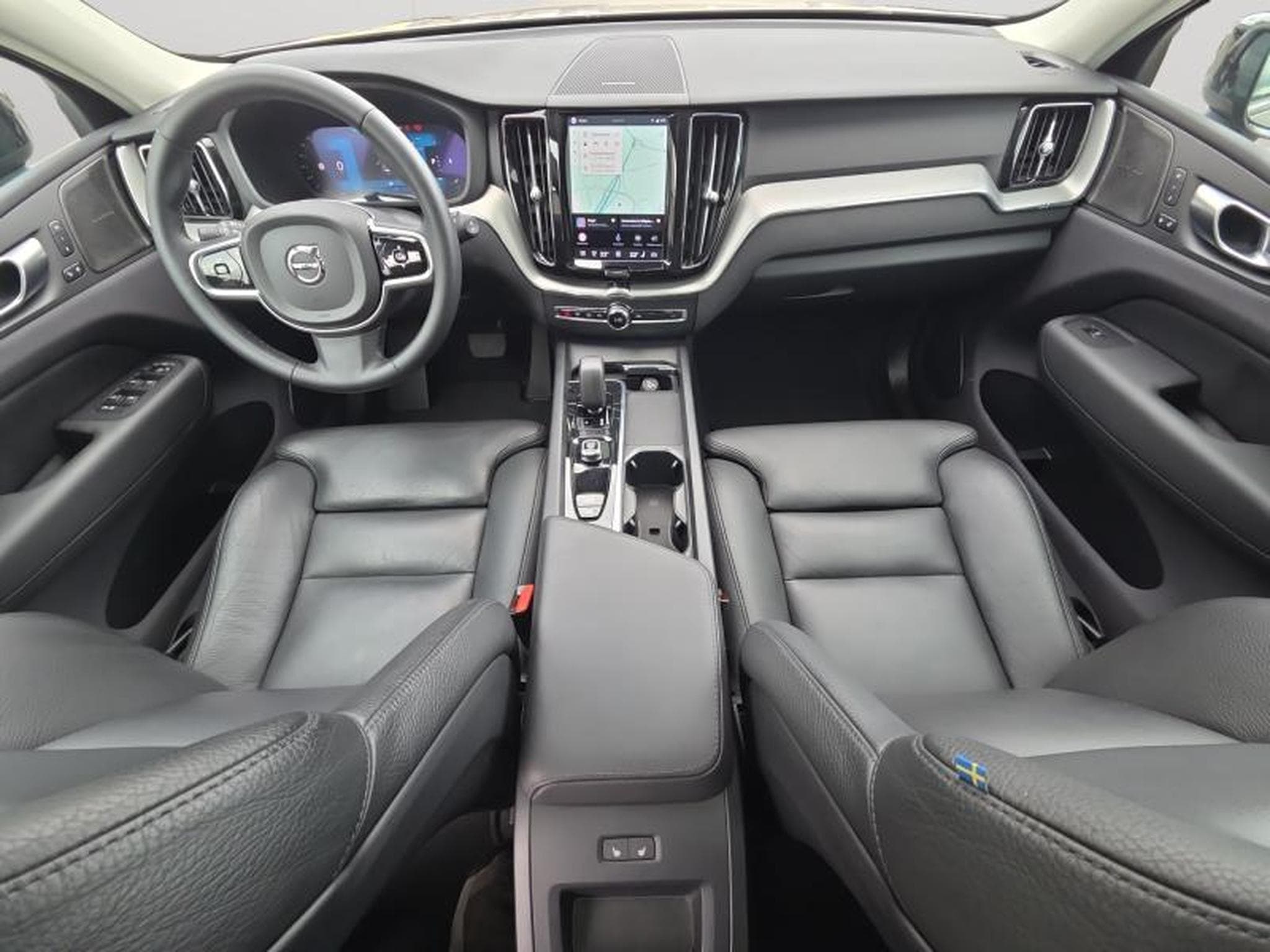 Volvo XC60 B4 Plus Dark / Essence (2024) - Photo 10