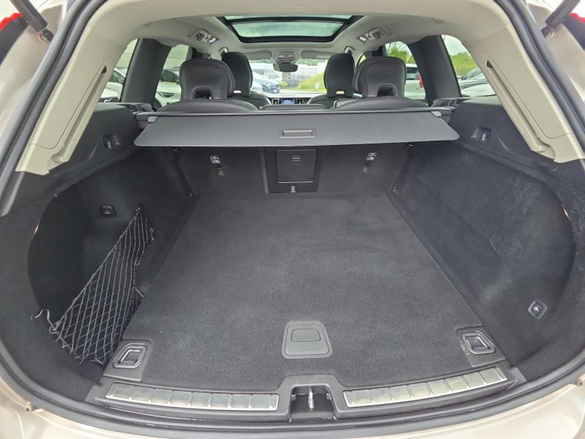 Volvo XC60 B4 Plus Dark / Essence (2024) - Photo 19