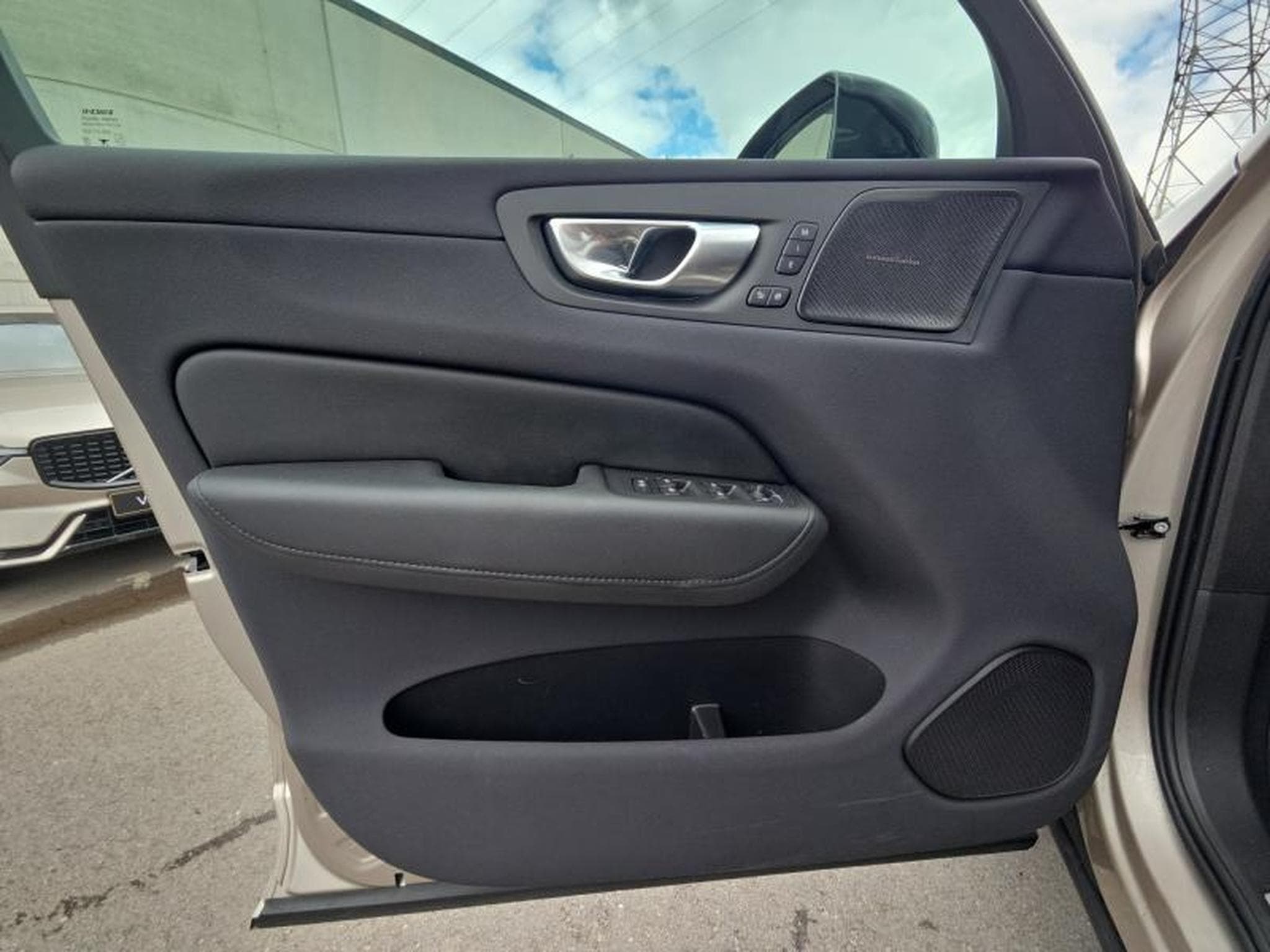 Volvo XC60 B4 Plus Dark / Essence (2024) - Photo 20
