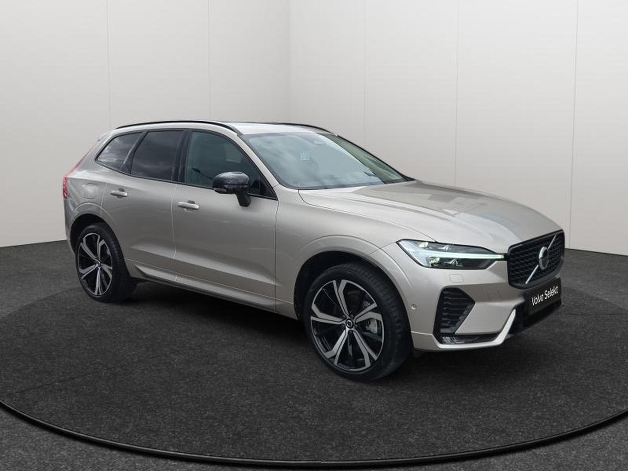 Volvo XC60 B4 Plus Dark / Essence (2024) - Photo 7