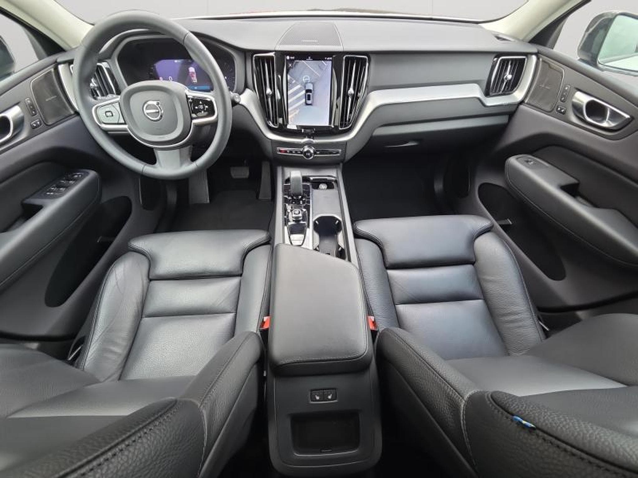 Volvo XC60 B4 Plus Dark/ Essence (2024) - Photo 10