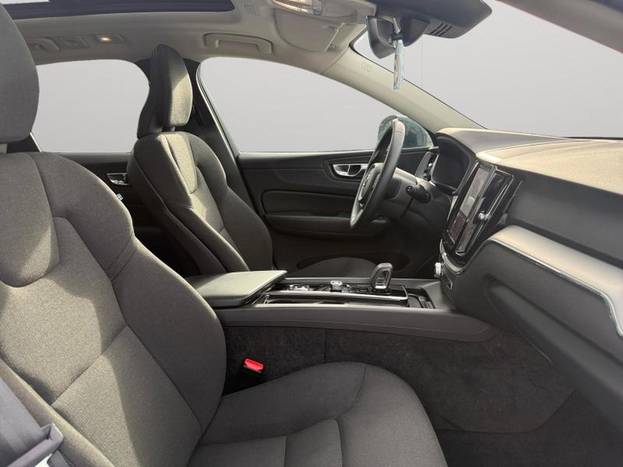 Volvo XC60 B4 Core / Essence (2022) - Photo 15