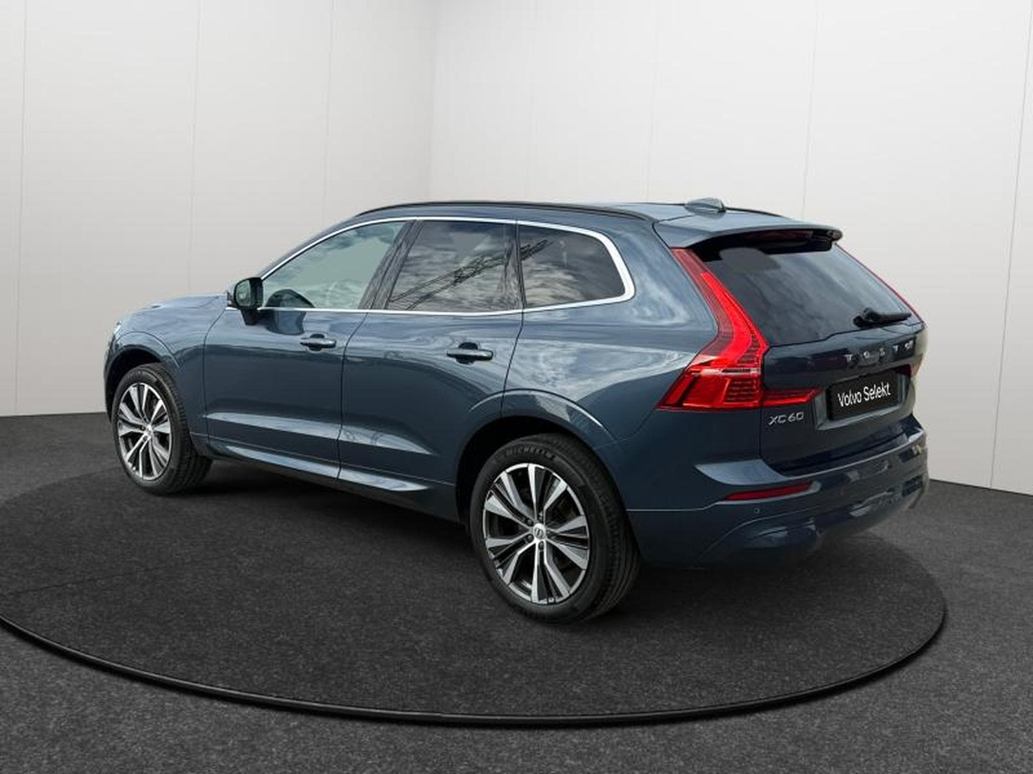 Volvo XC60 B4 Core / Essence (2022) - Photo 3