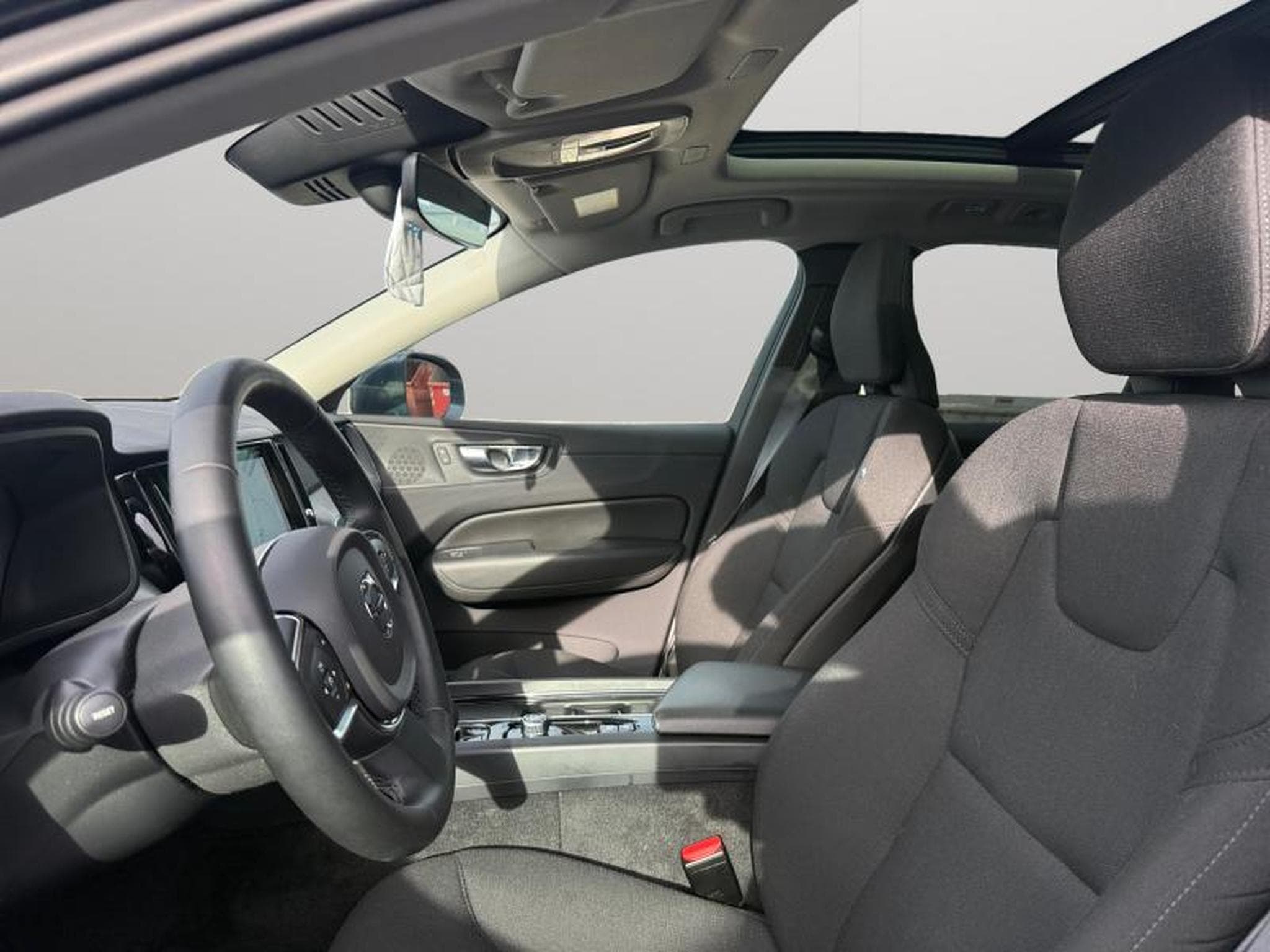 Volvo XC60 B4 Core / Essence (2022) - Photo 9