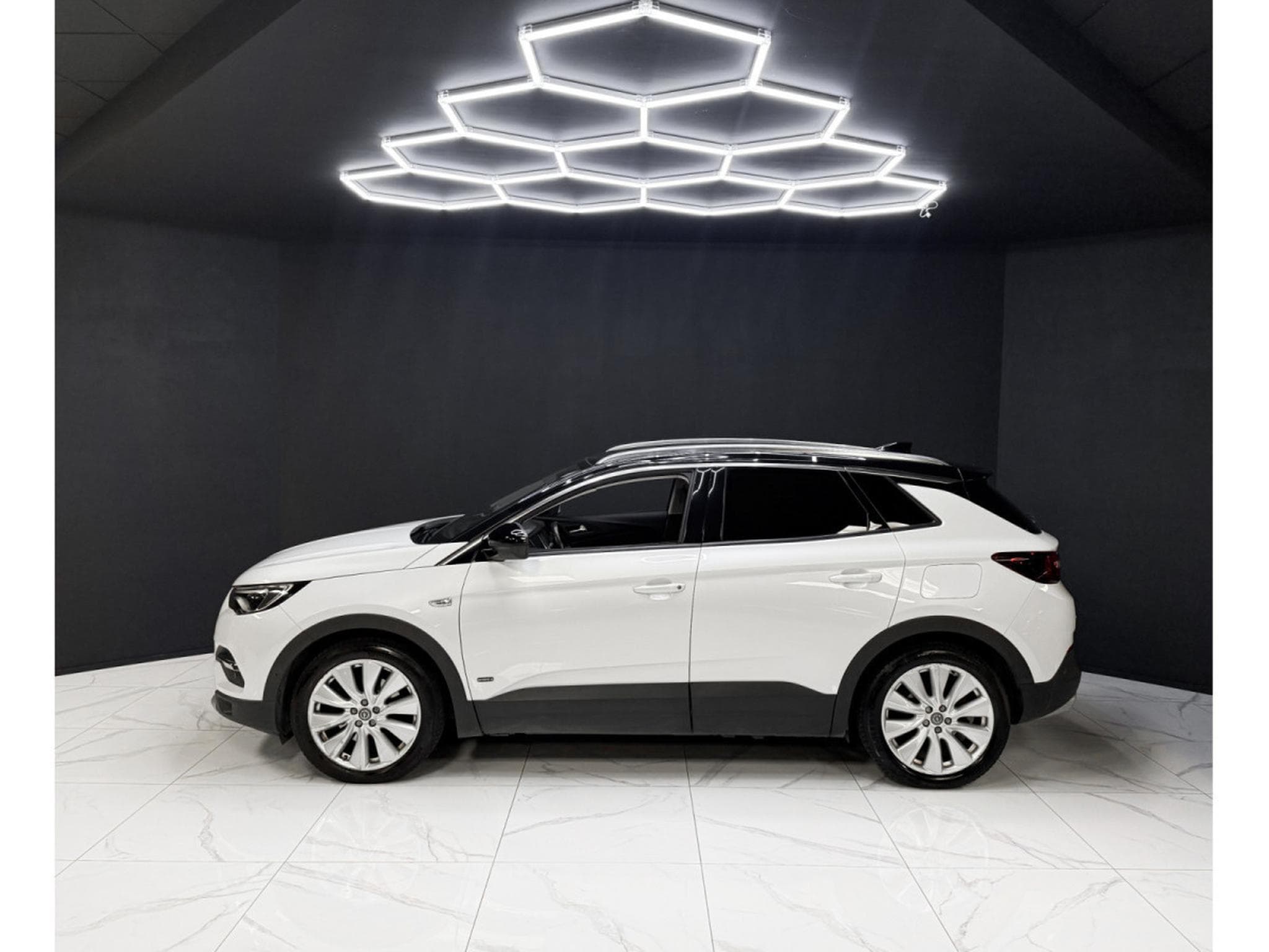 Opel Grandland Hybrid4 300 Ultimate (2020) - Photo 2