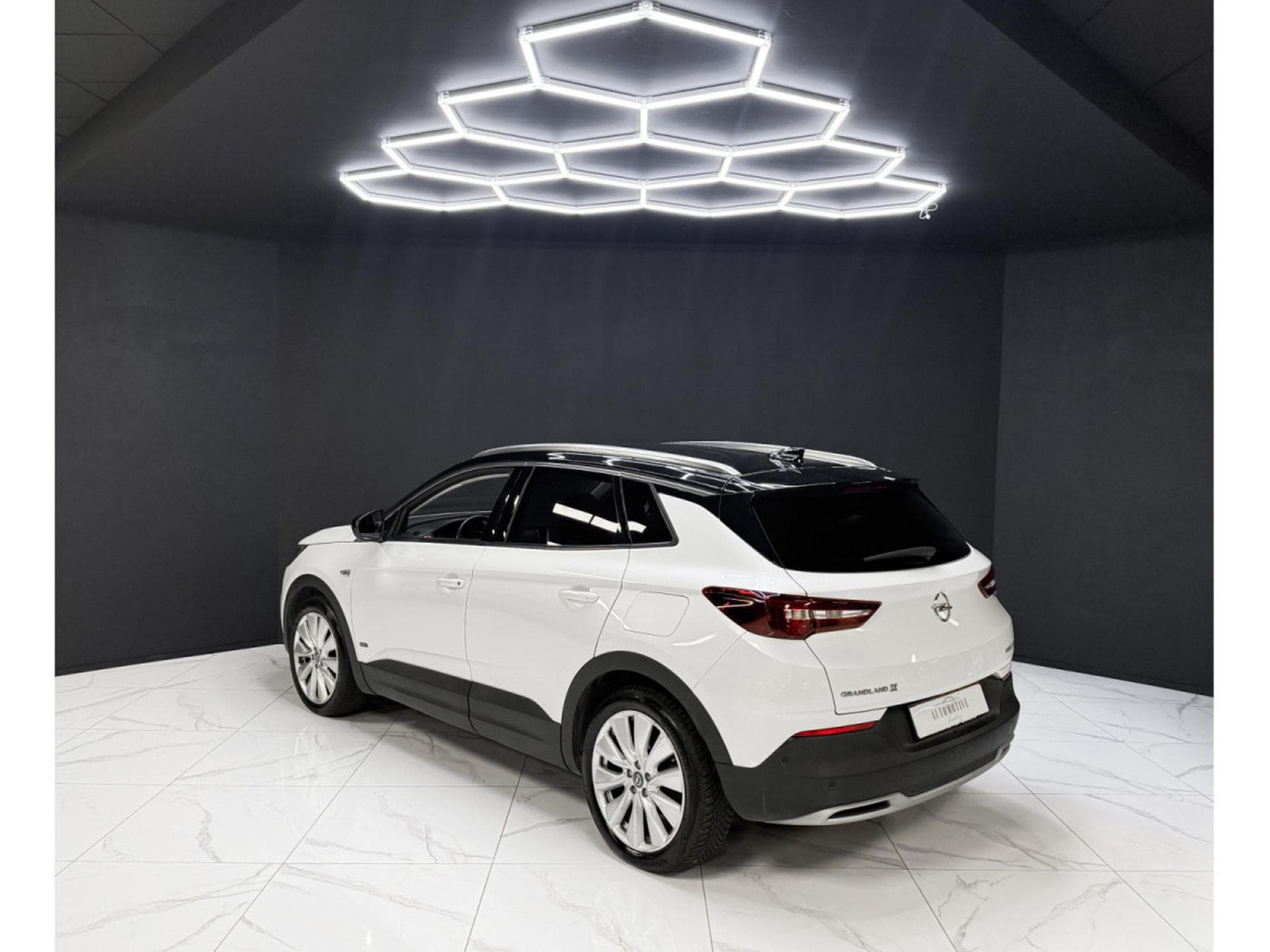 Opel Grandland Hybrid4 300 Ultimate (2020) - Photo 3